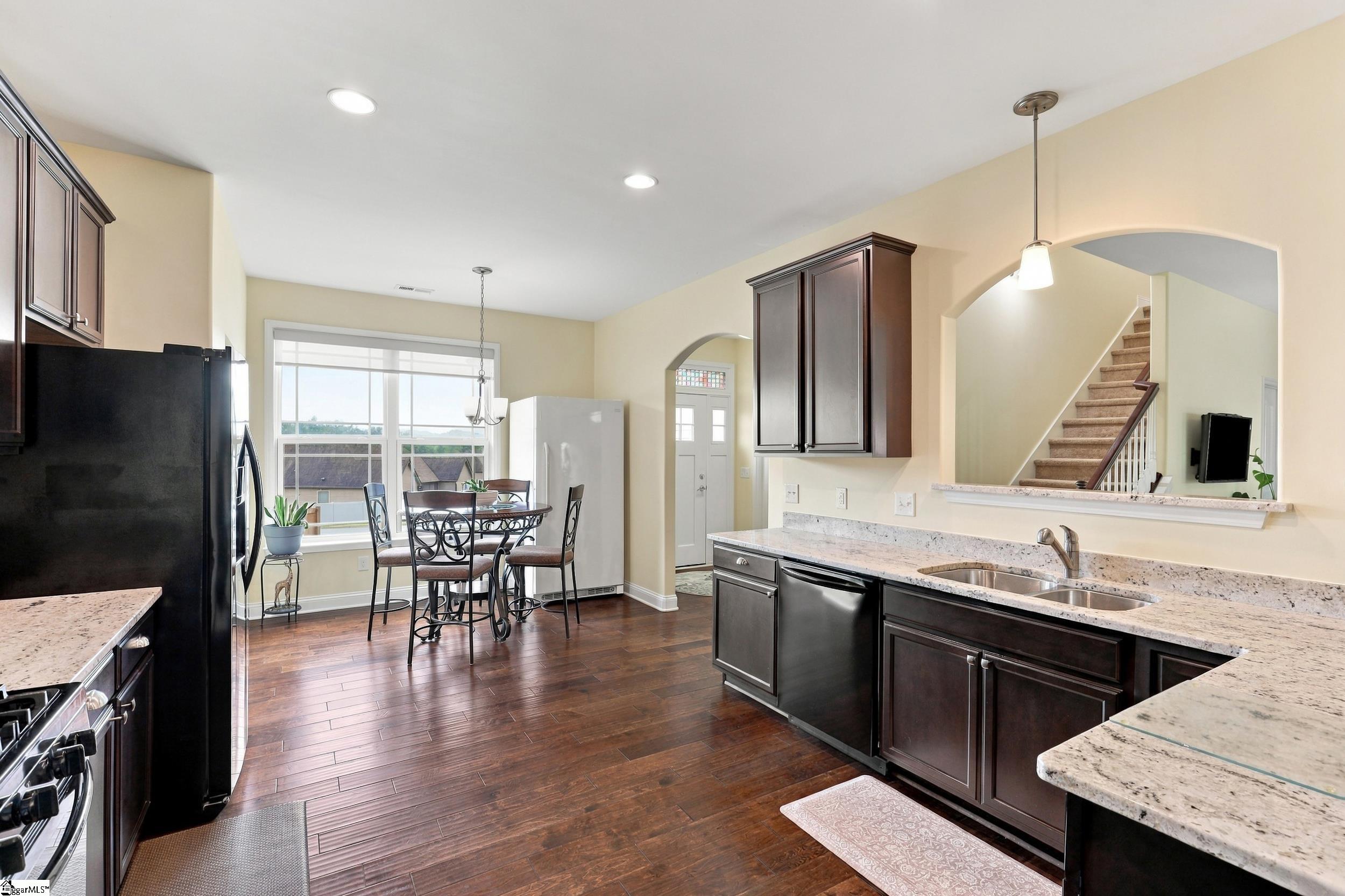 302 Palins Court Property Photo 3