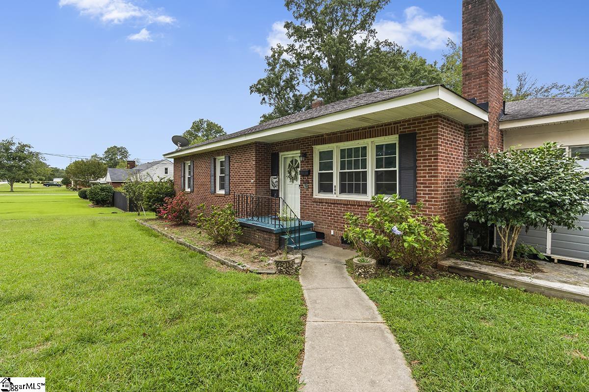 606 Cedar Street Property Photo 2