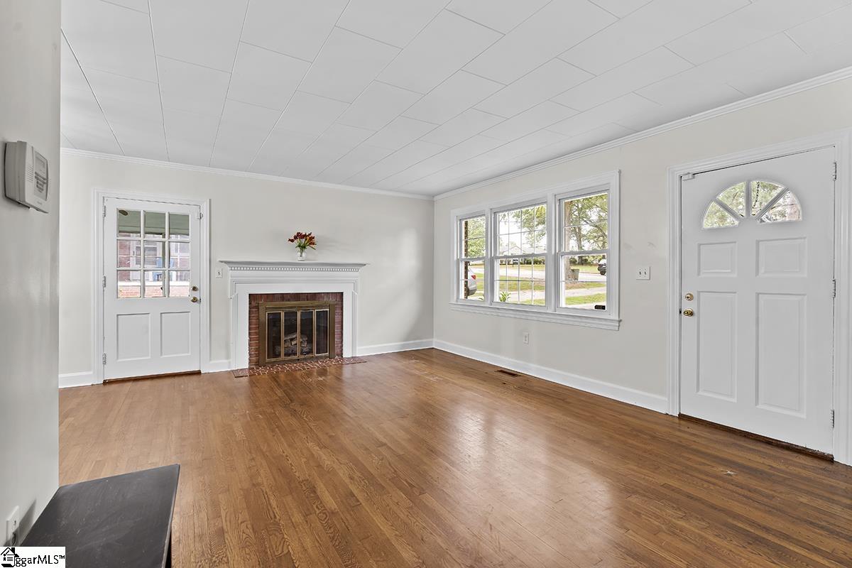606 Cedar Street Property Photo 4