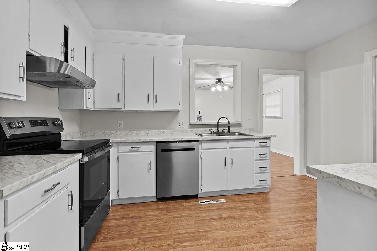 606 Cedar Street Property Photo 6