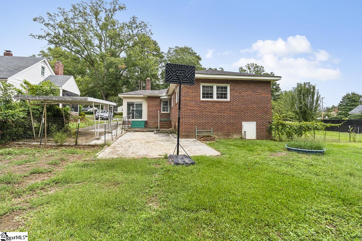 606 Cedar Street Property Photo 17