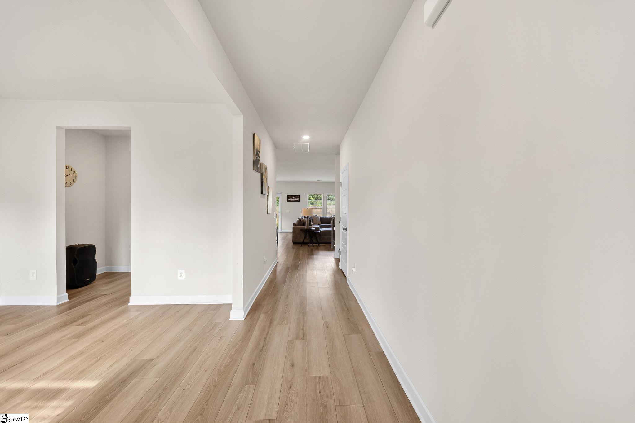1043 Appalachian Drive Property Photo 3