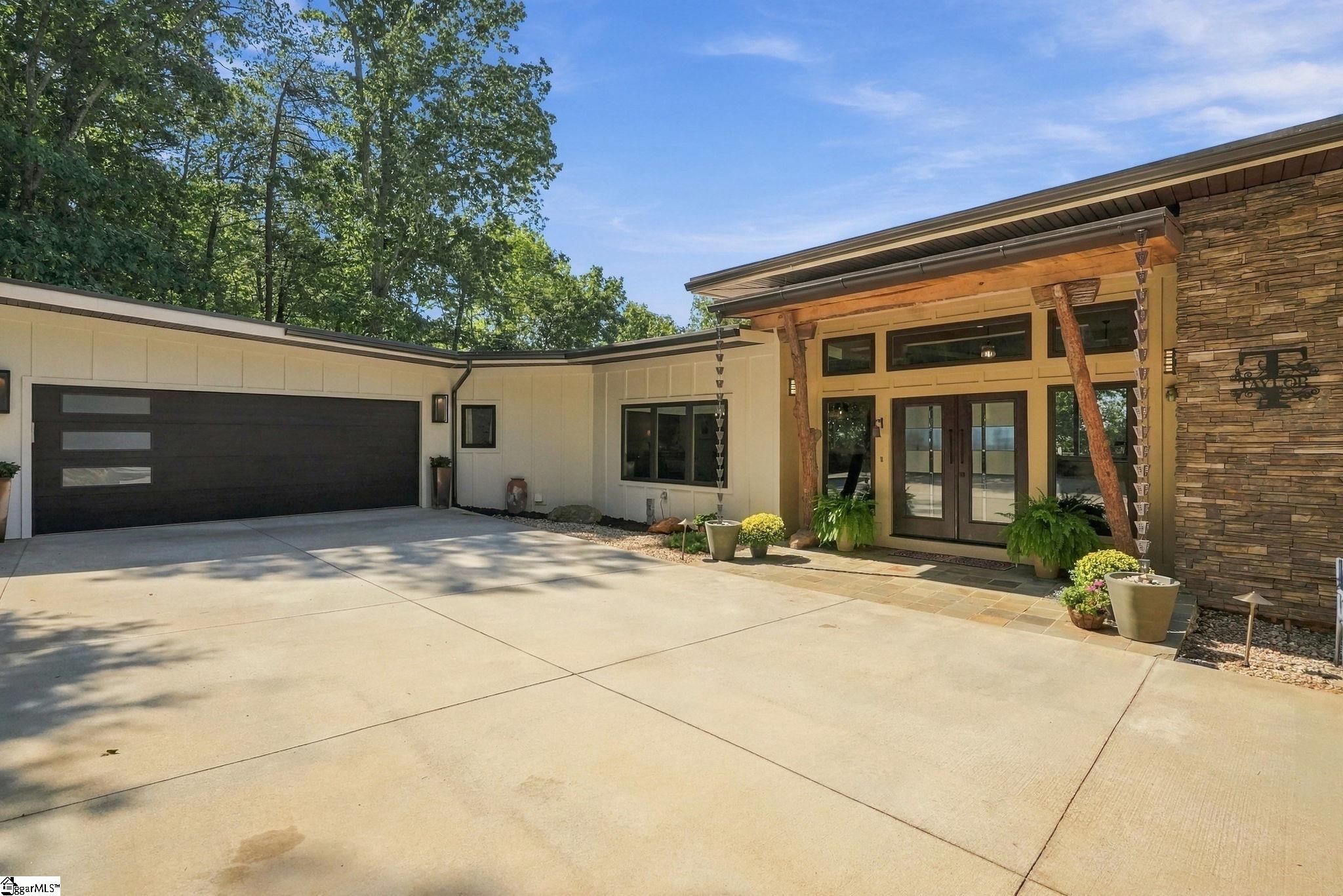 1133 Altamont Road Property Photo 2
