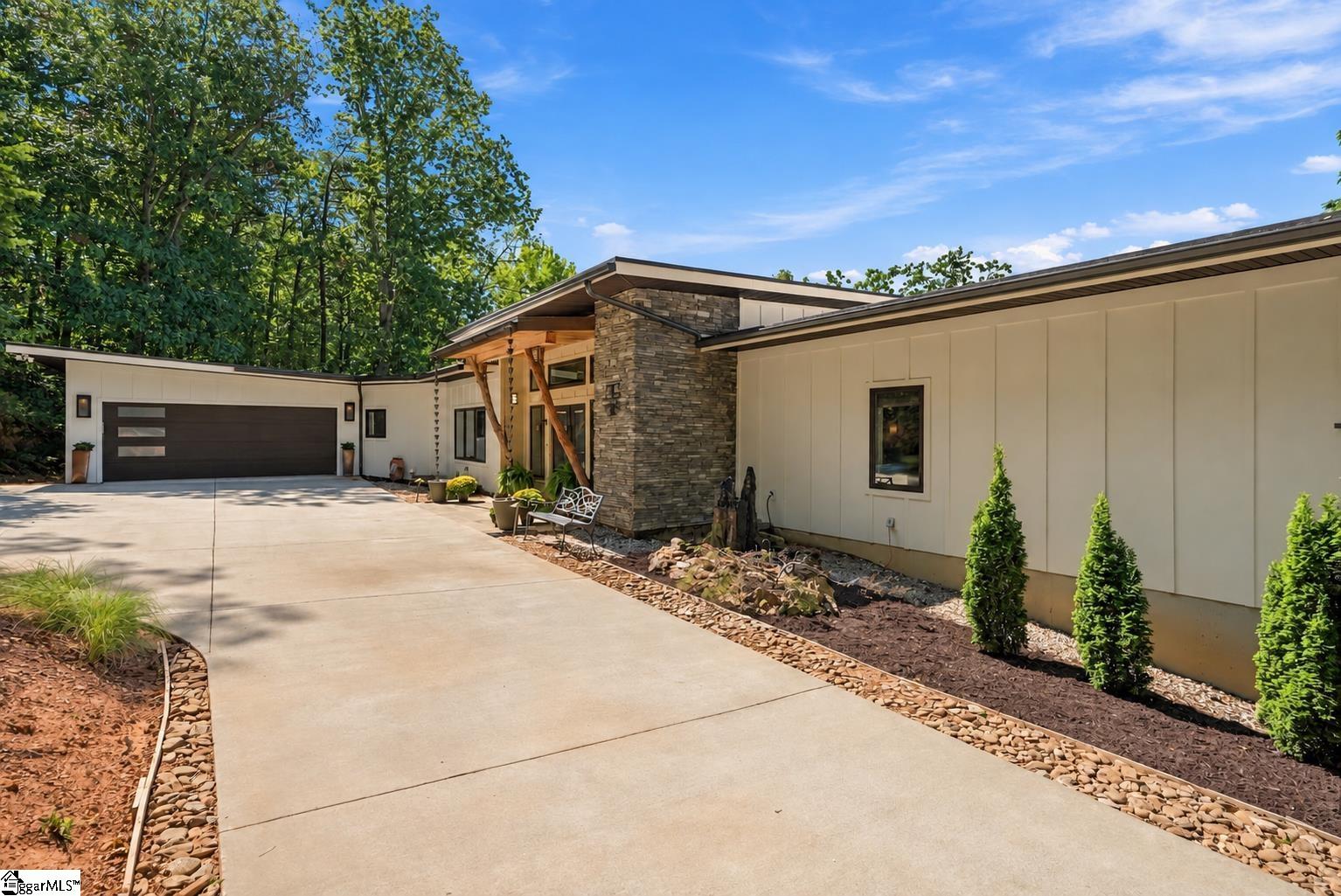 1133 Altamont Road Property Photo 3