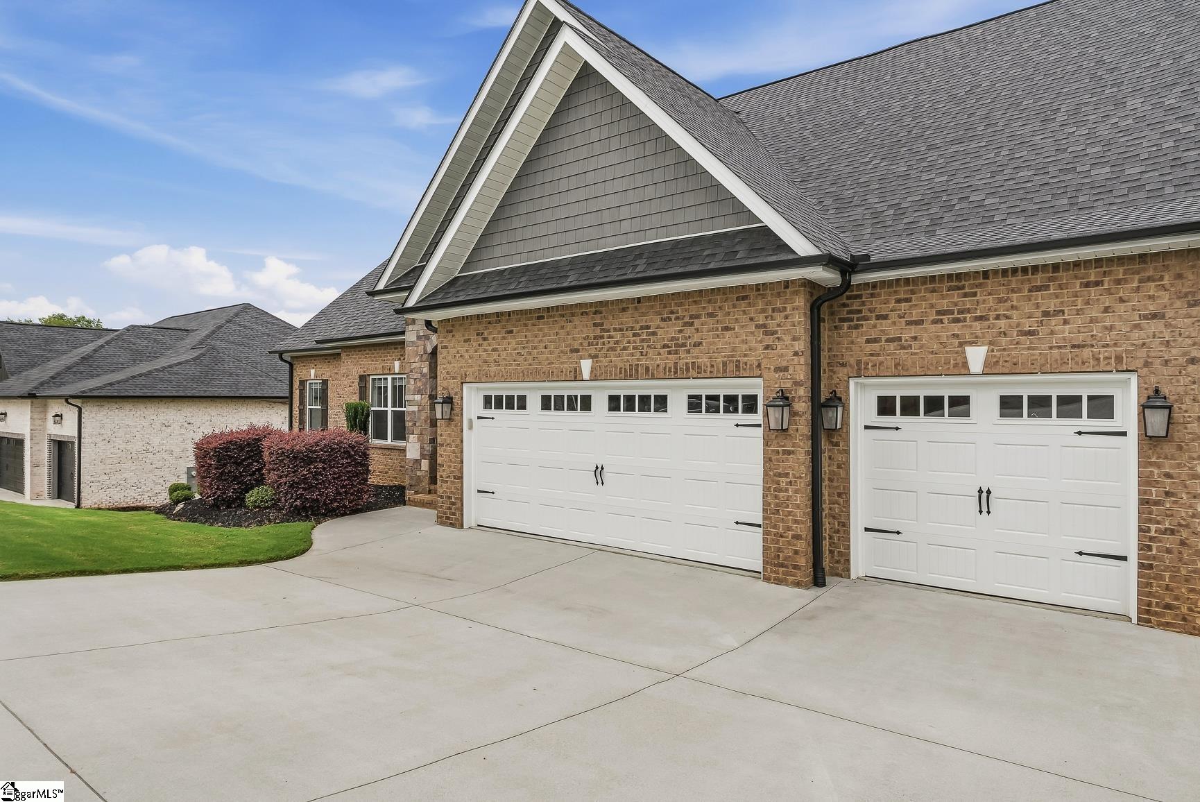 1029 Tuscany Drive Property Photo 3
