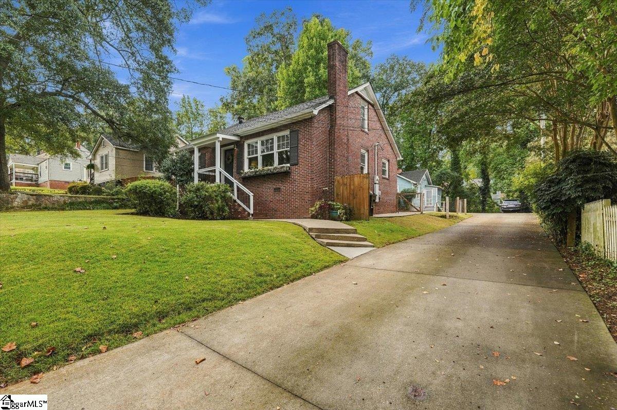 8 Charlotte Street Property Photo 2
