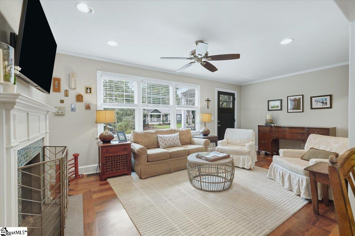 8 Charlotte Street Property Photo 6