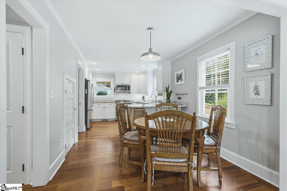 8 Charlotte Street Property Photo 11