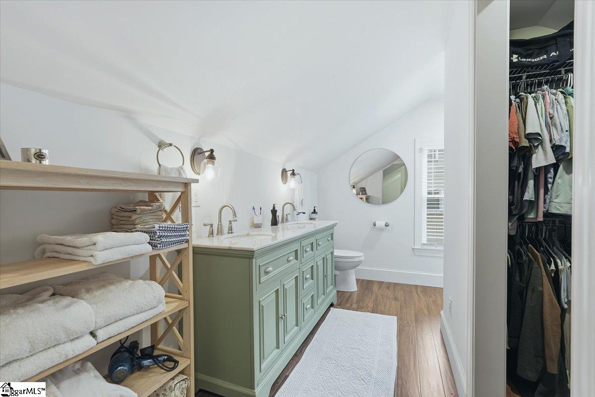 8 Charlotte Street Property Photo 15