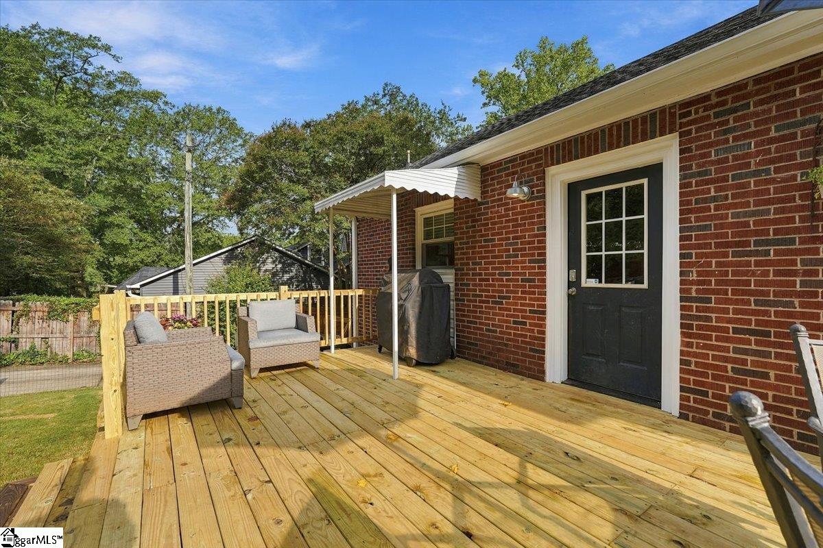 8 Charlotte Street Property Photo 29
