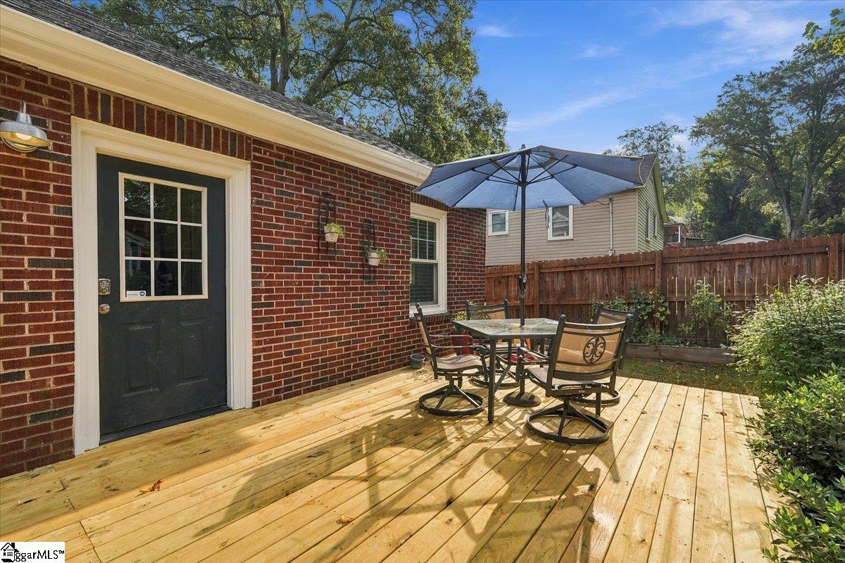 8 Charlotte Street Property Photo 30
