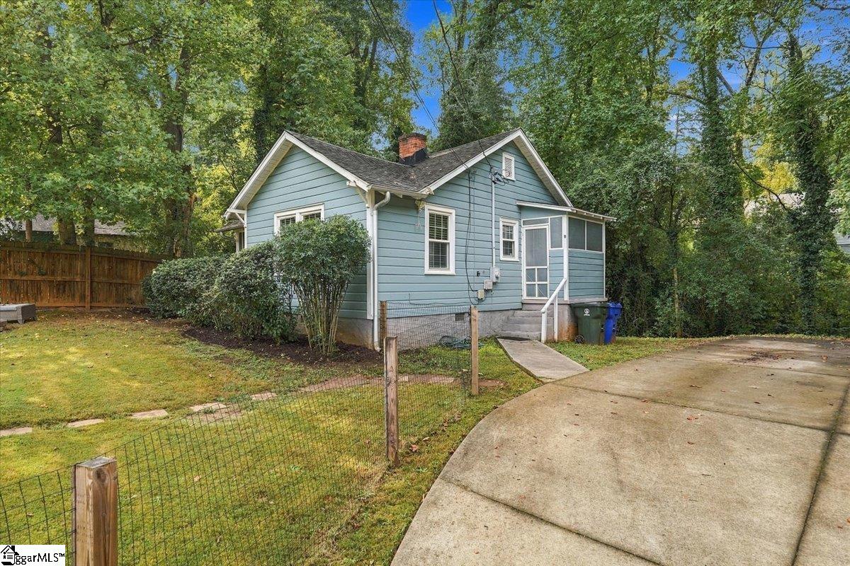 8 Charlotte Street Property Photo 32