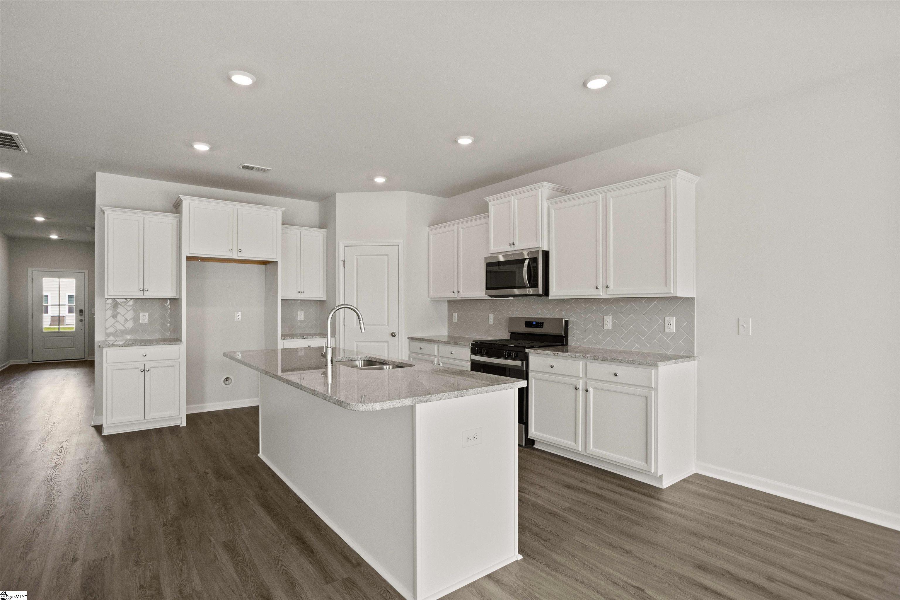 419 Beautyberry Street Property Photo 13