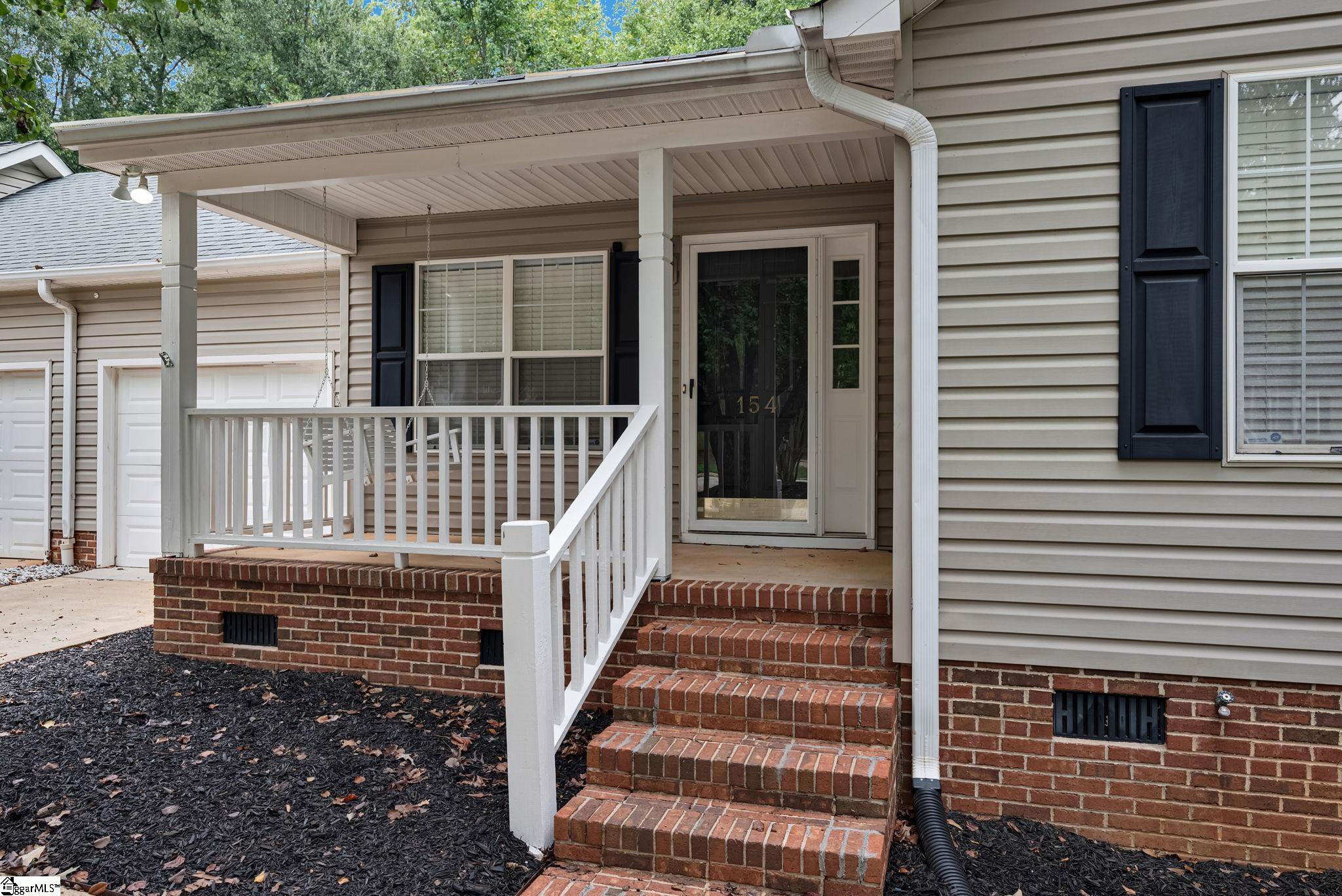 154 Ashton Lane Property Photo 3