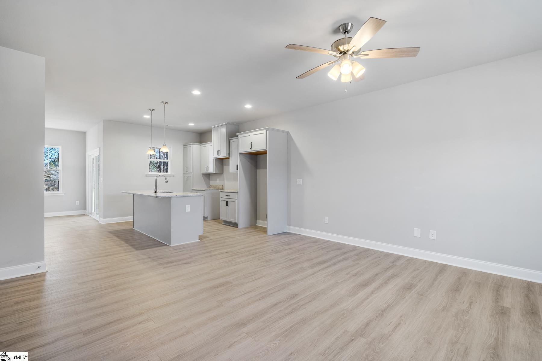 628 Forest Creek Circle Property Photo 3
