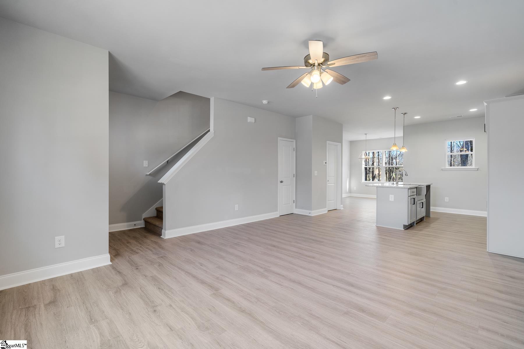 628 Forest Creek Circle Property Photo 4