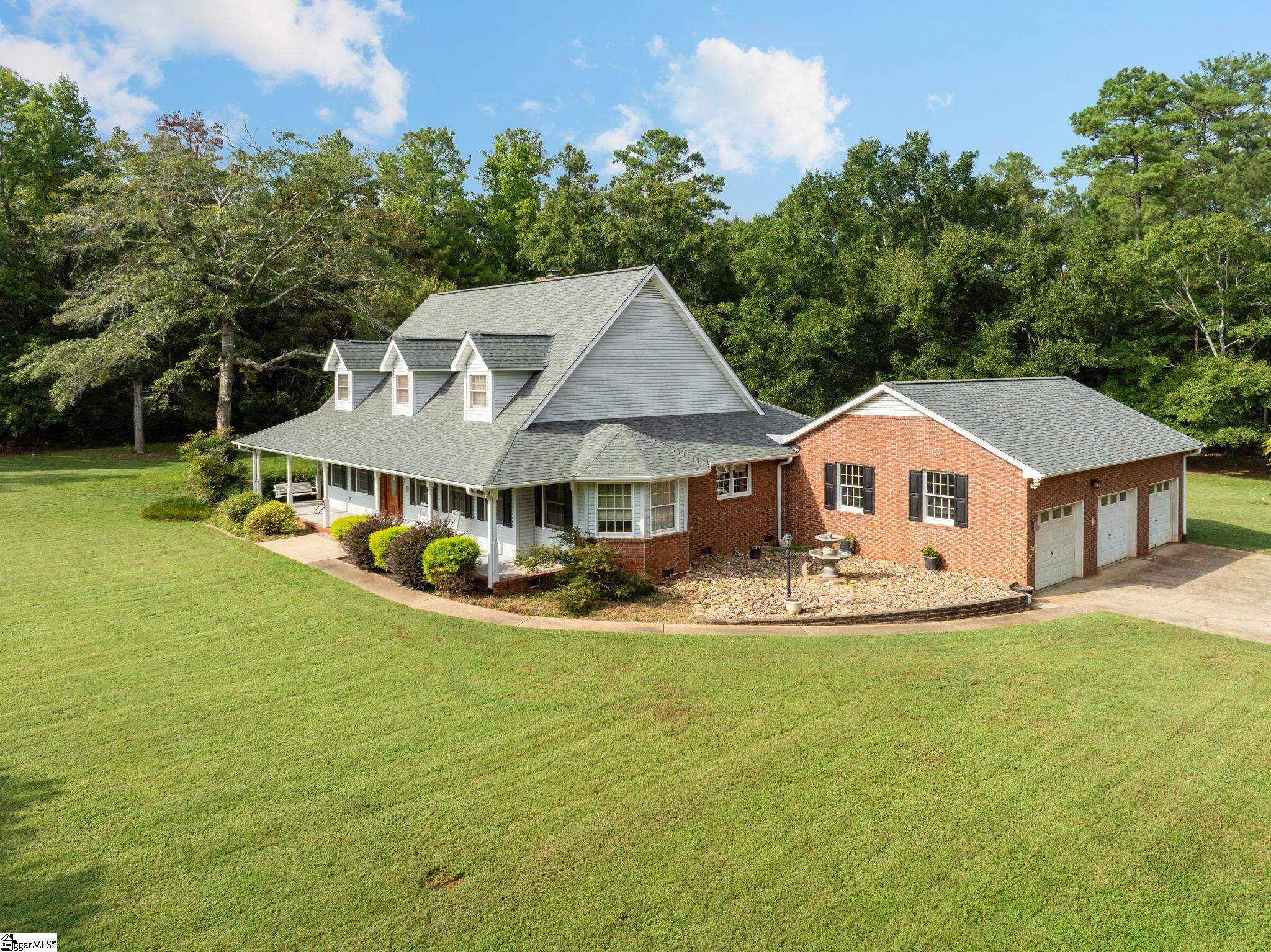 1100 Pine Knoll Property Photo 5
