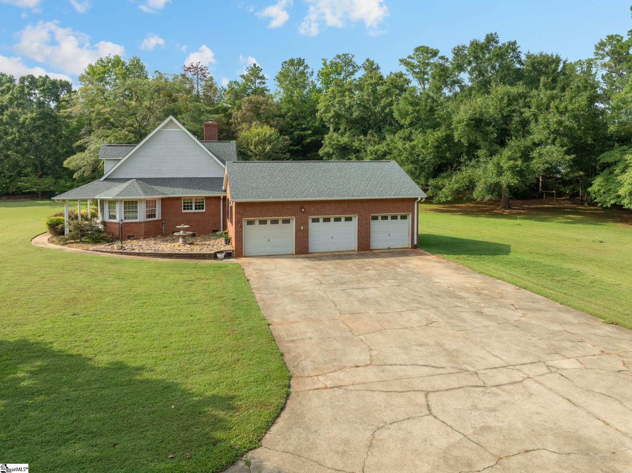 1100 Pine Knoll Property Photo 8