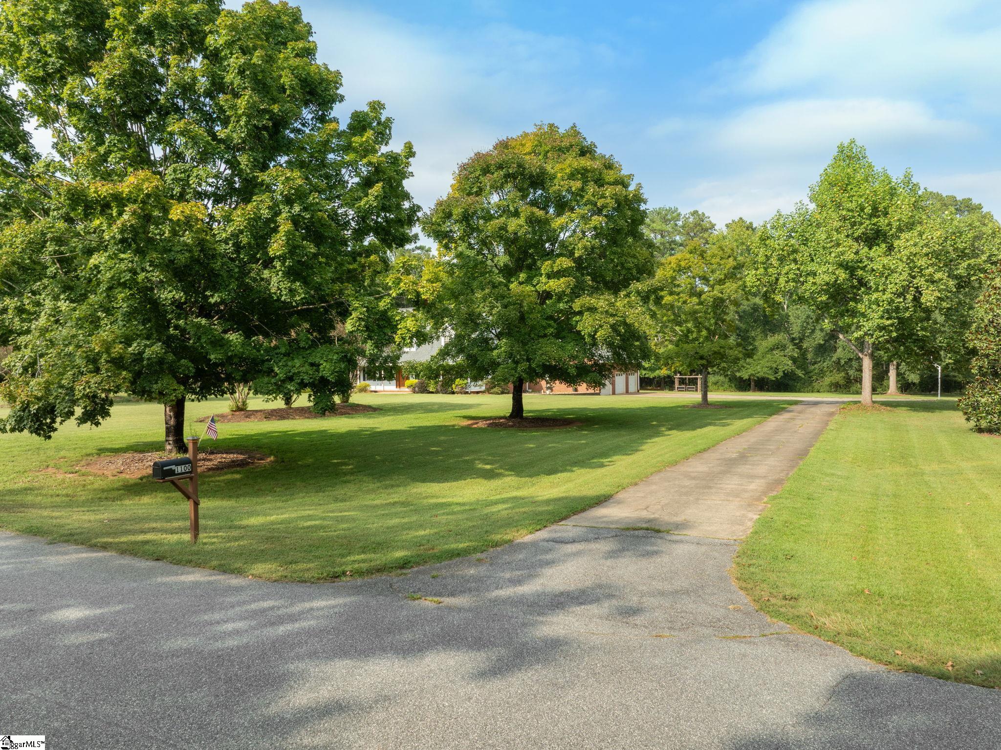 1100 Pine Knoll Property Photo 9