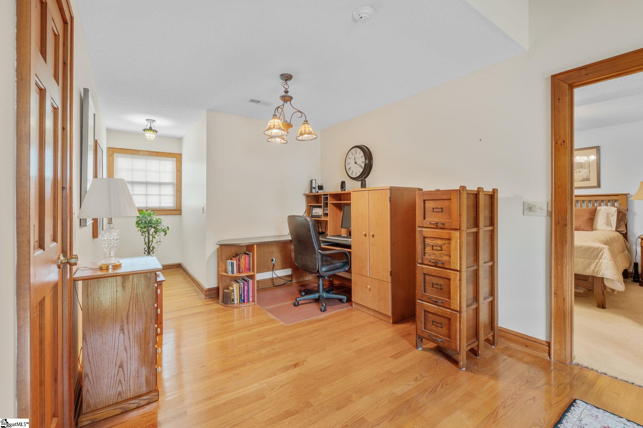 1100 Pine Knoll Property Photo 27