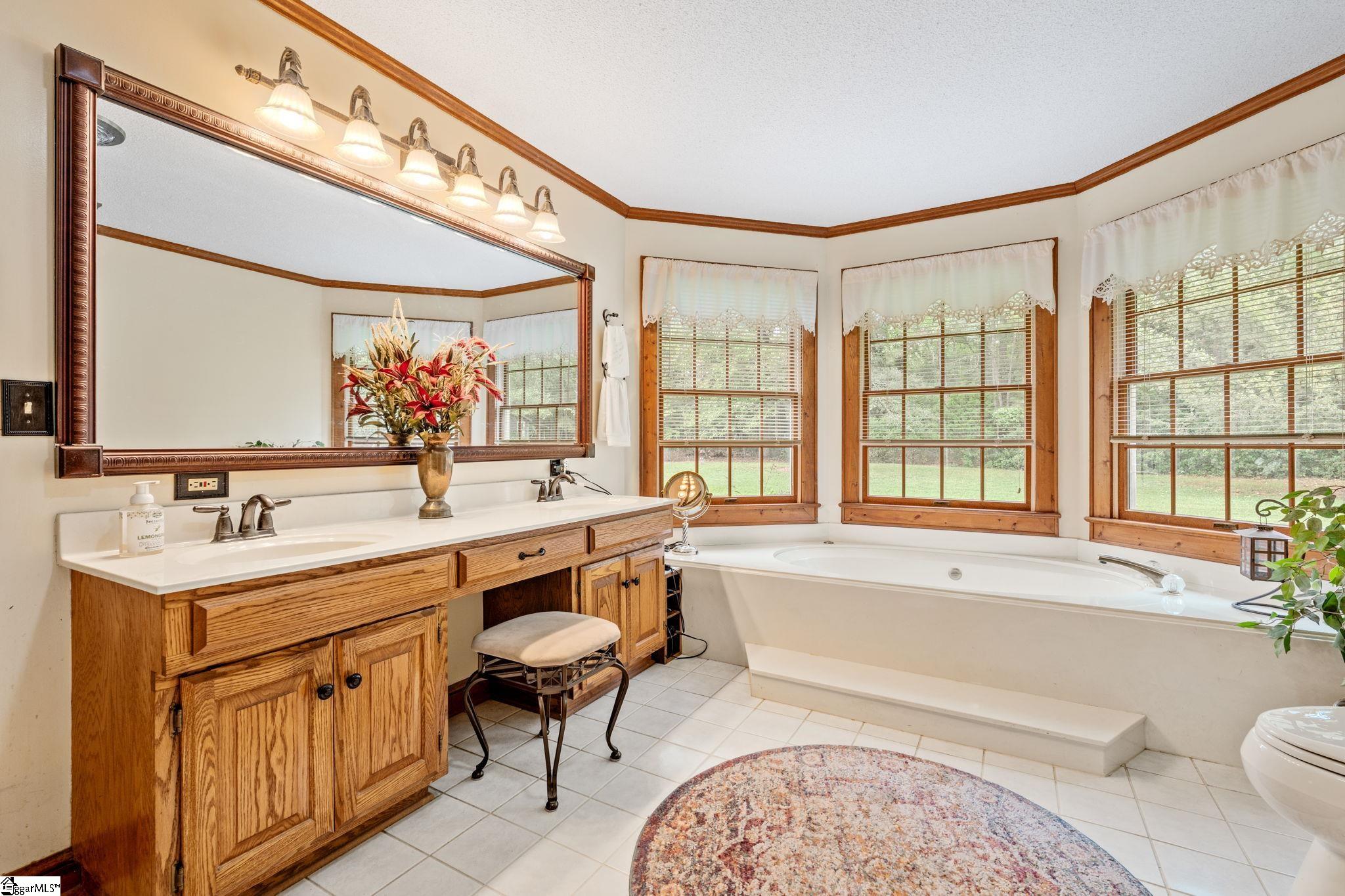 1100 Pine Knoll Property Photo 34