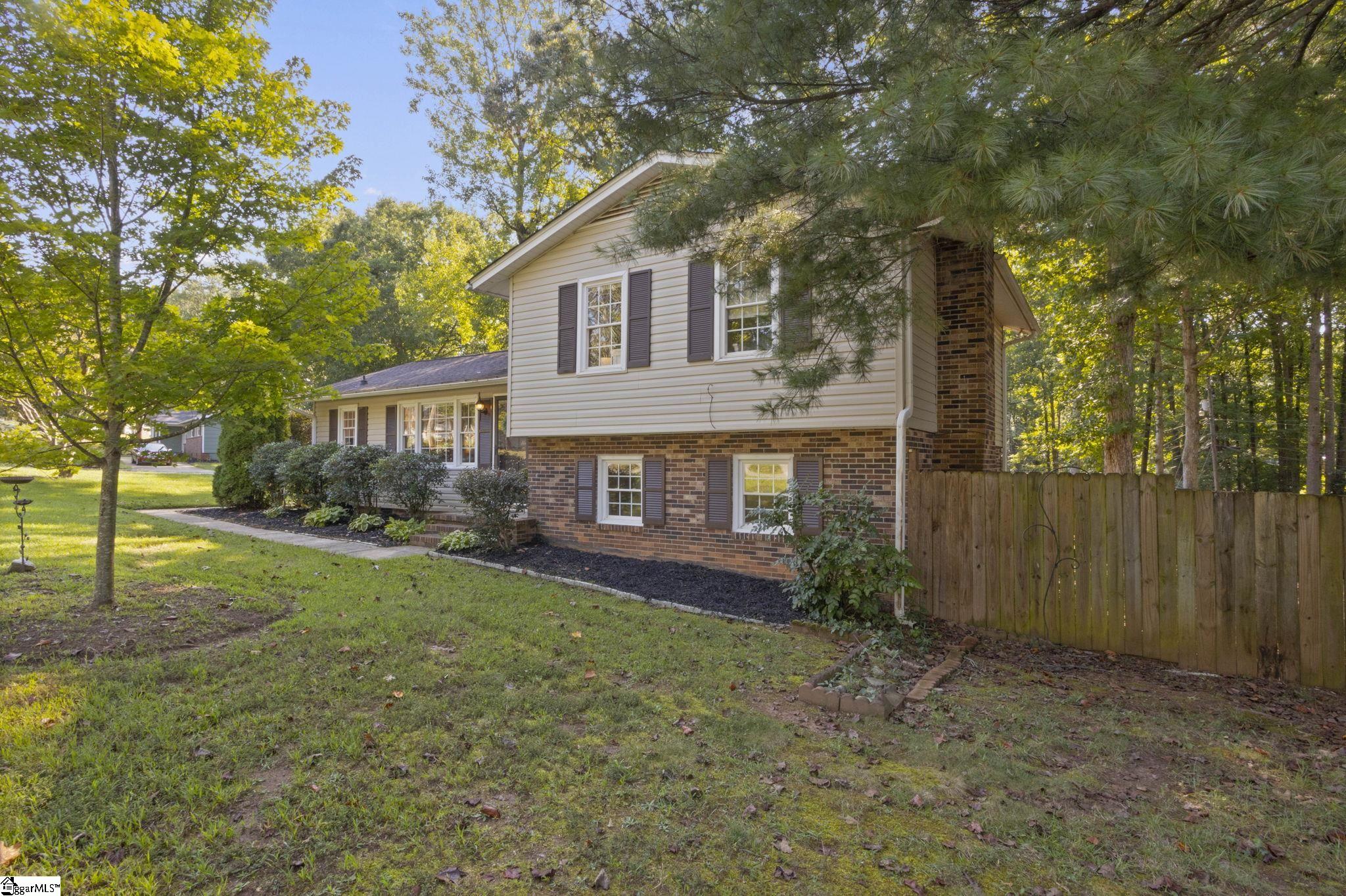 102 Branchview Court Property Photo 3