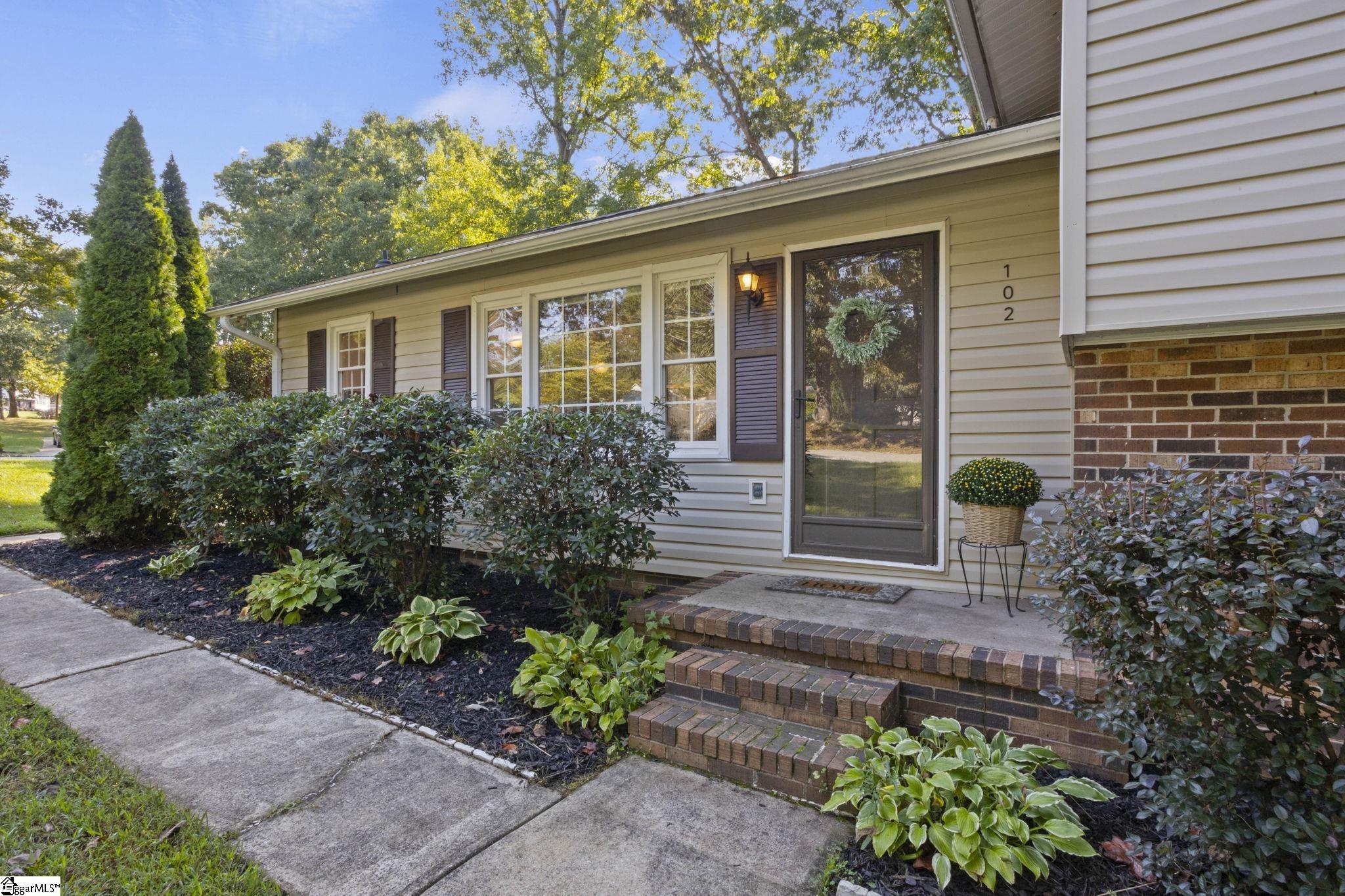 102 Branchview Court Property Photo 4