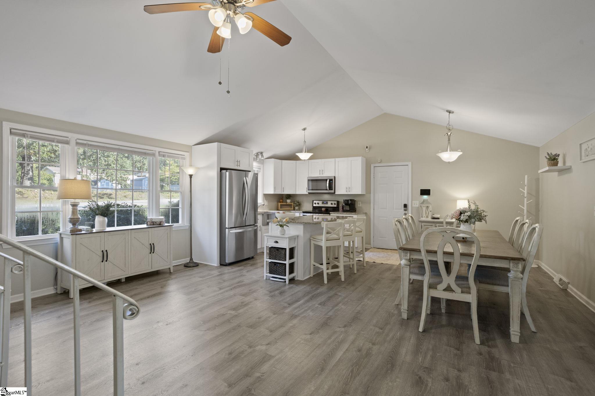 102 Branchview Court Property Photo 6