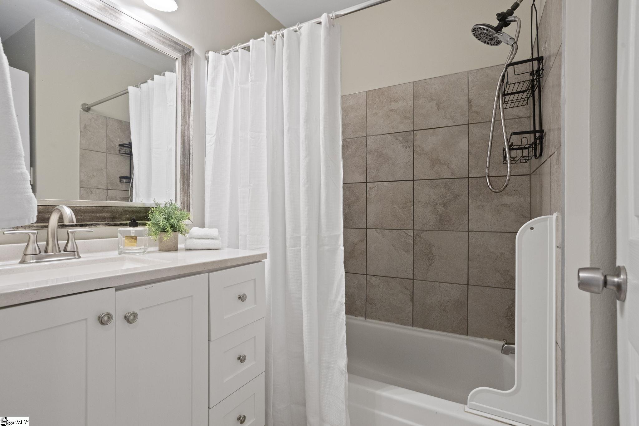 102 Branchview Court Property Photo 16