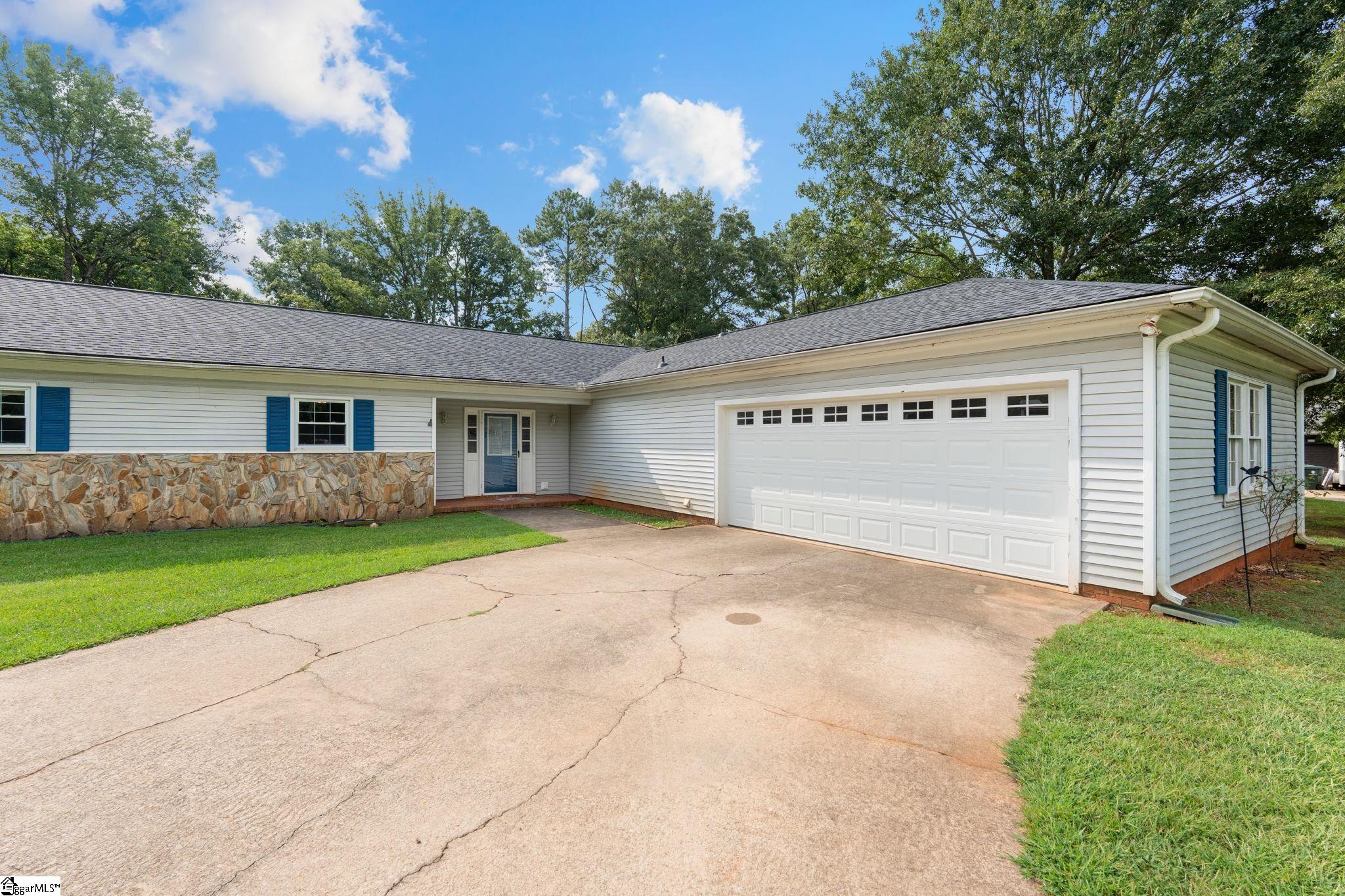 205 Harness Trail Property Photo 2