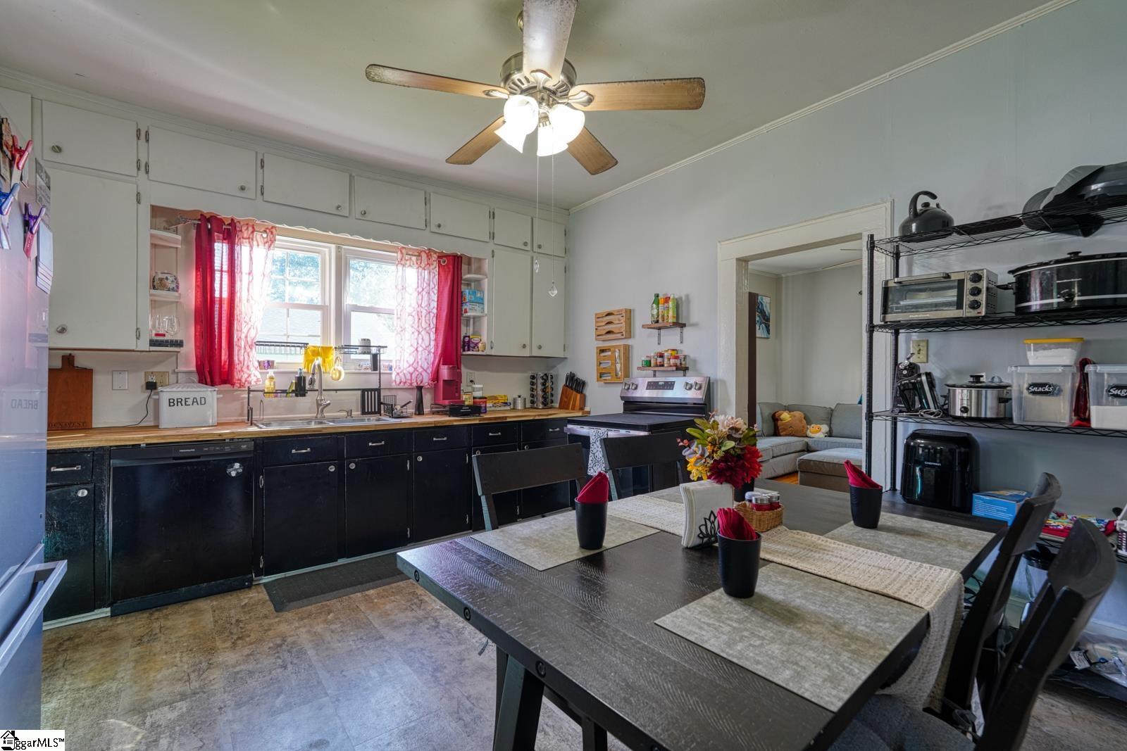 15 3rd Street Property Photo 6