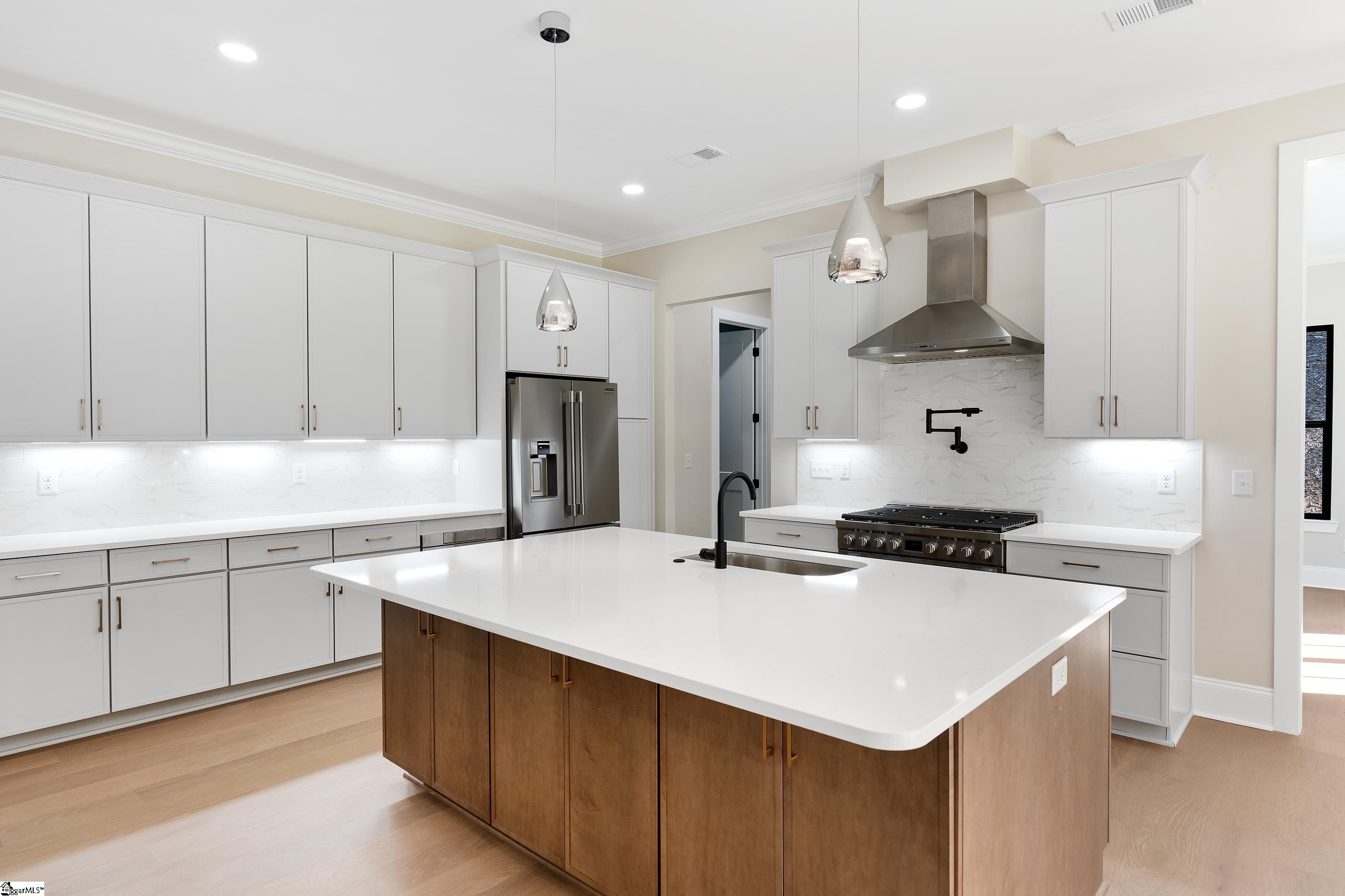188 Graylyn Drive Property Photo 14