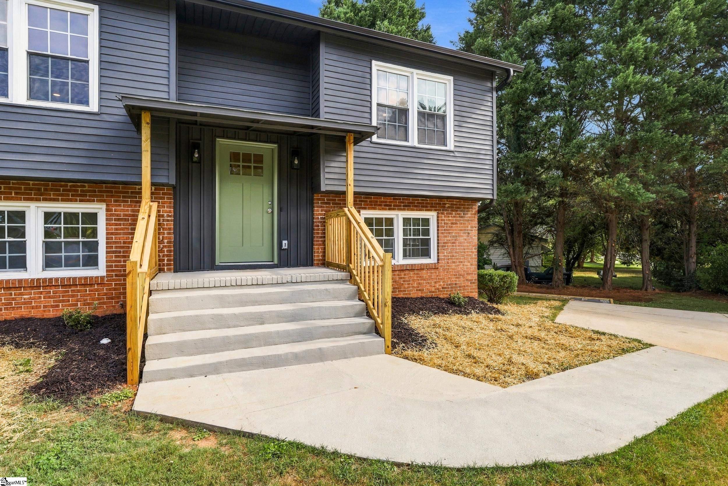 101 Agewood Drive Property Photo 2