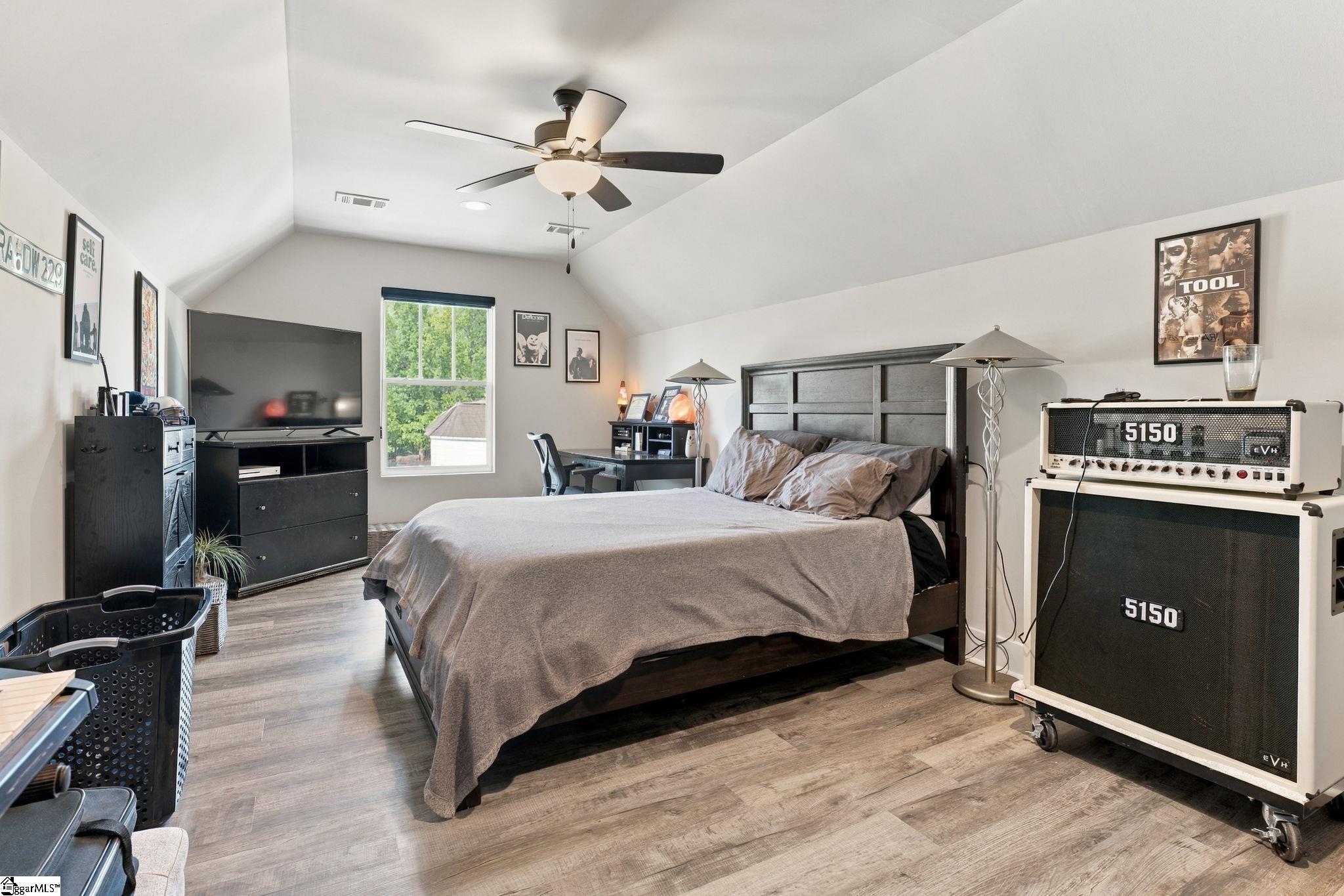 718 Amherst Glen Drive Property Photo 29
