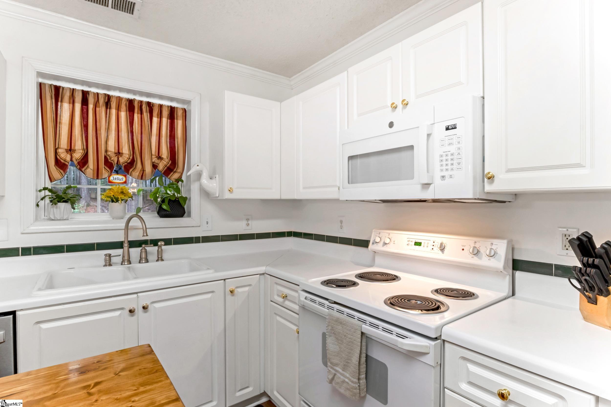 15 Birchstone Court Property Photo 6