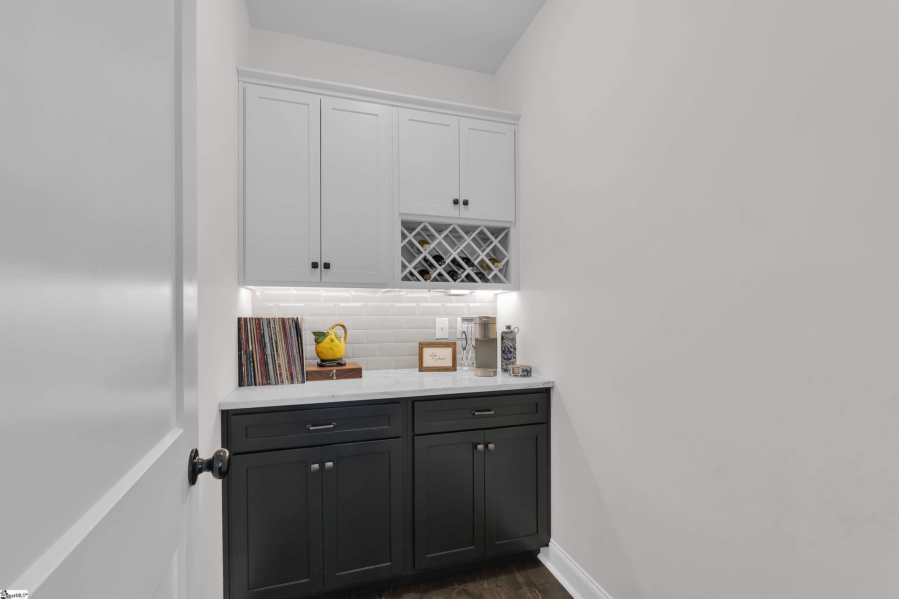 108 Greenridge Drive Property Photo 10