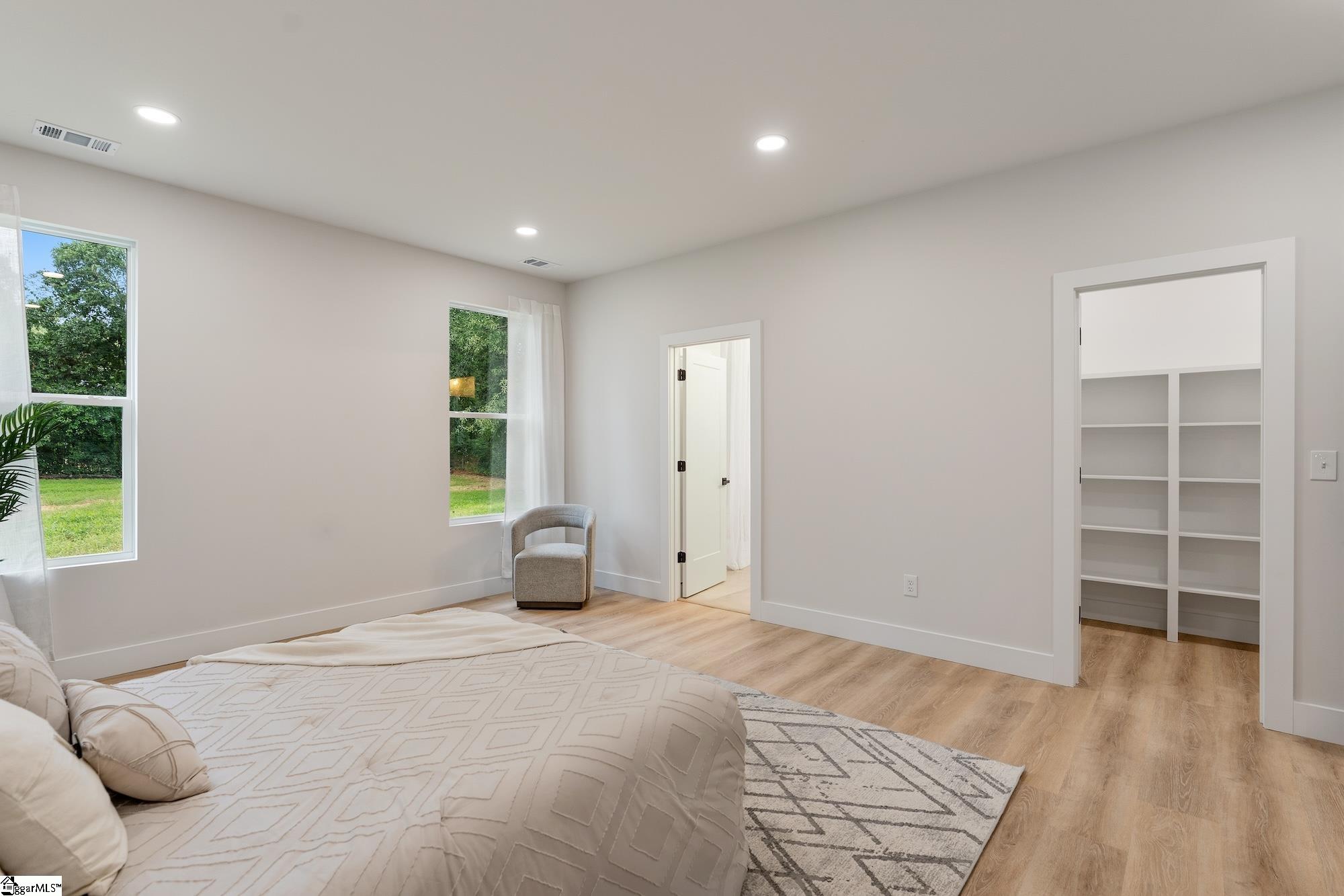 318 W Fredricks Street Property Photo 18