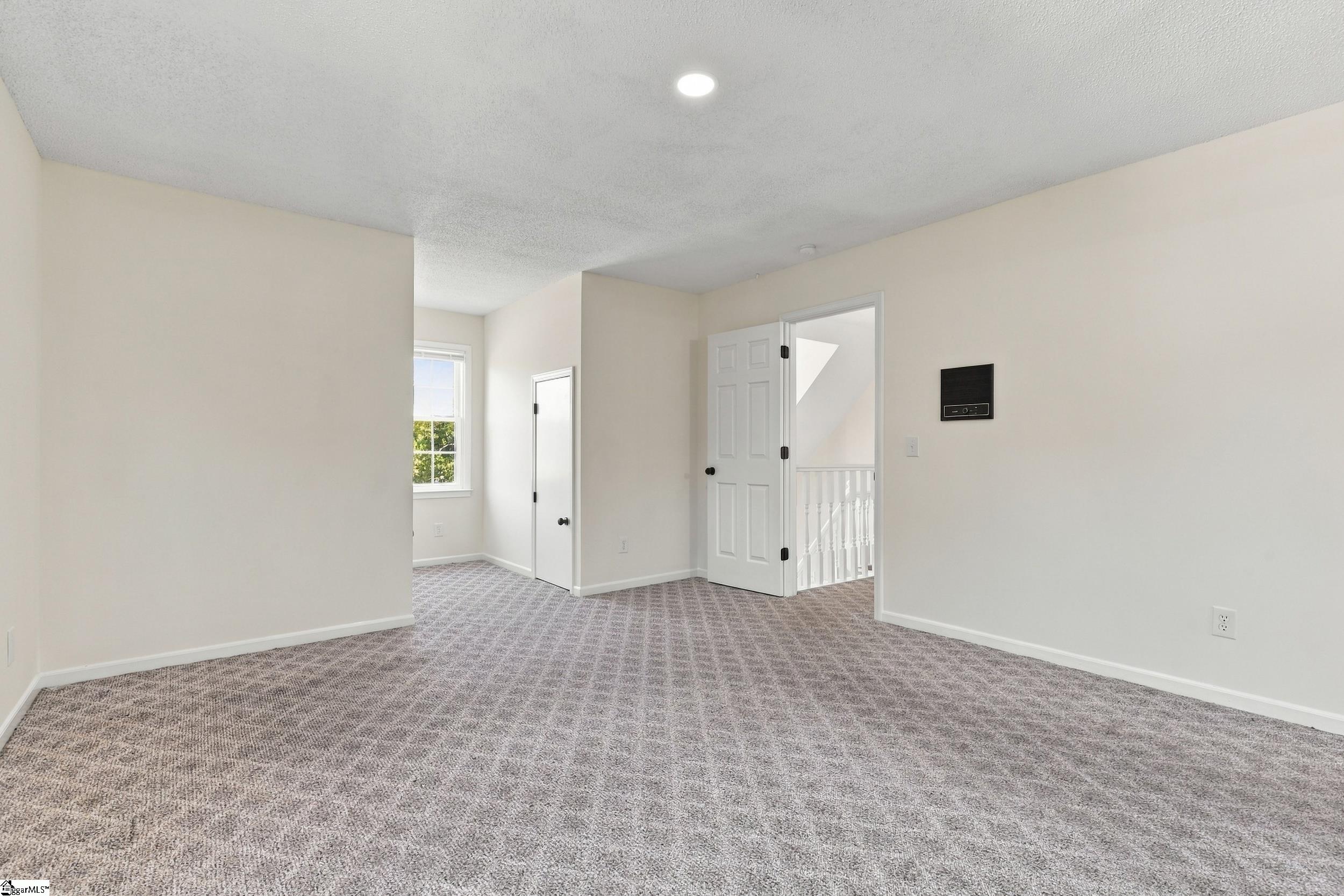 101 Hunters Woods Drive Property Photo 12