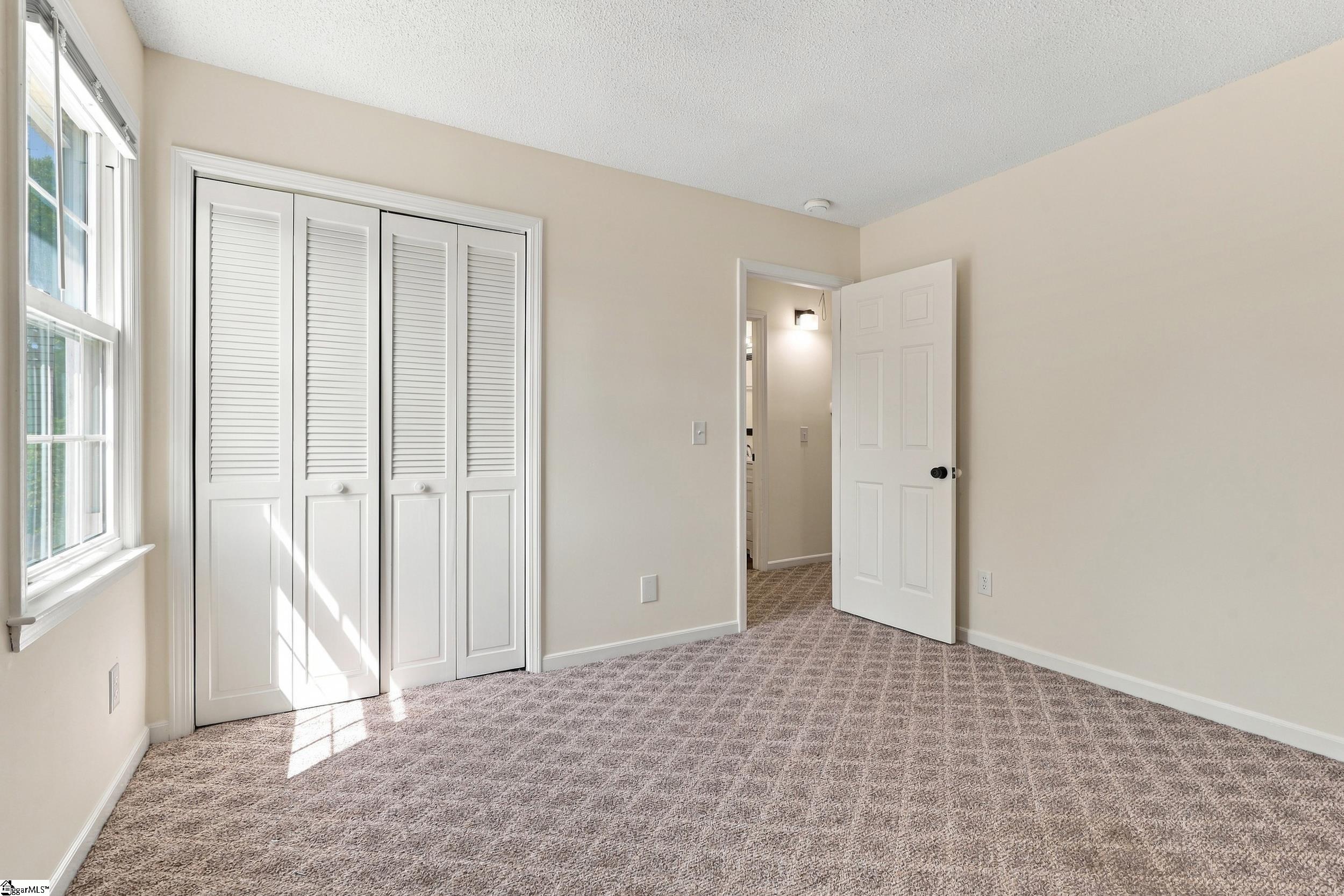 101 Hunters Woods Drive Property Photo 14