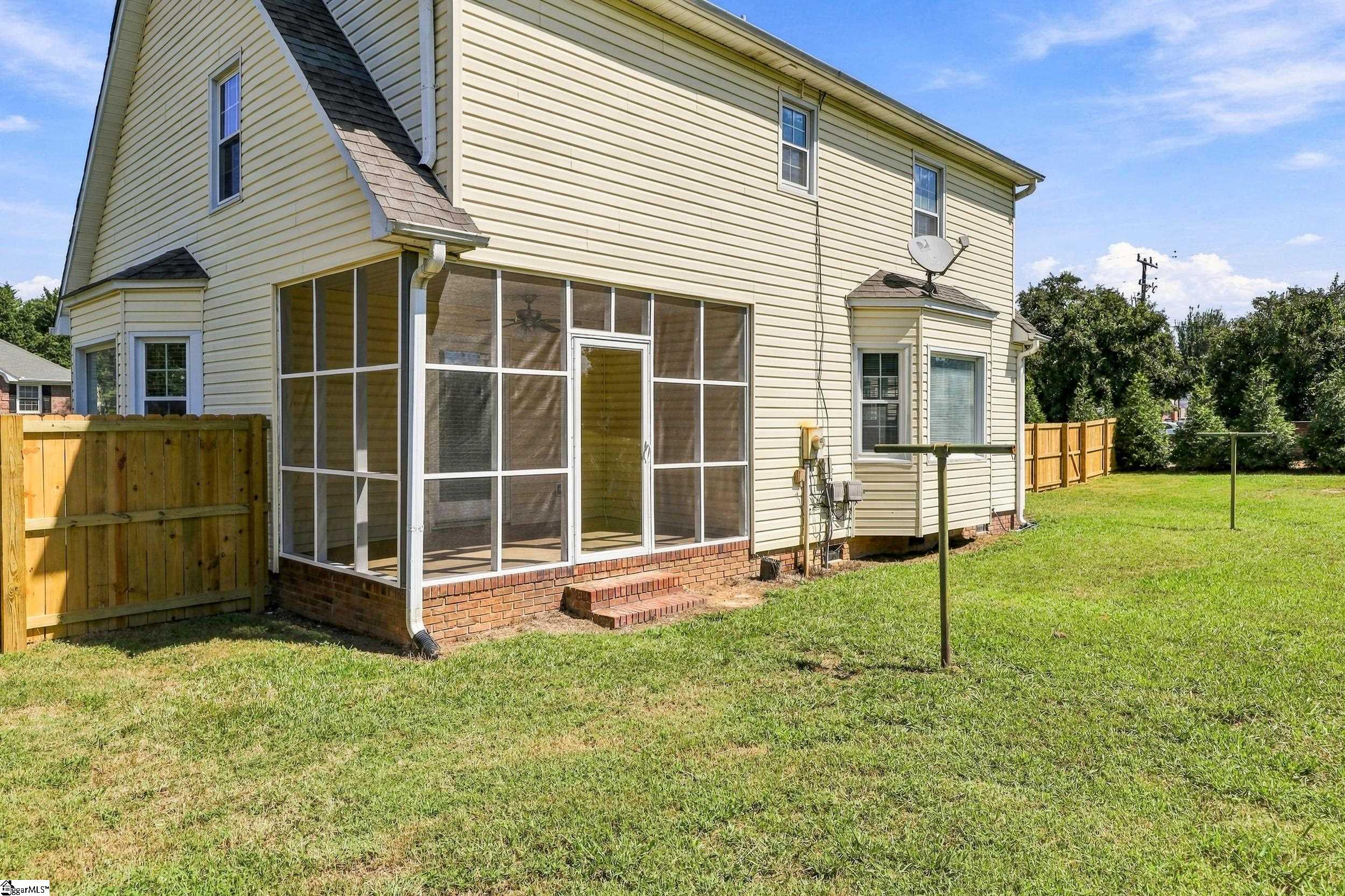 101 Hunters Woods Drive Property Photo 18