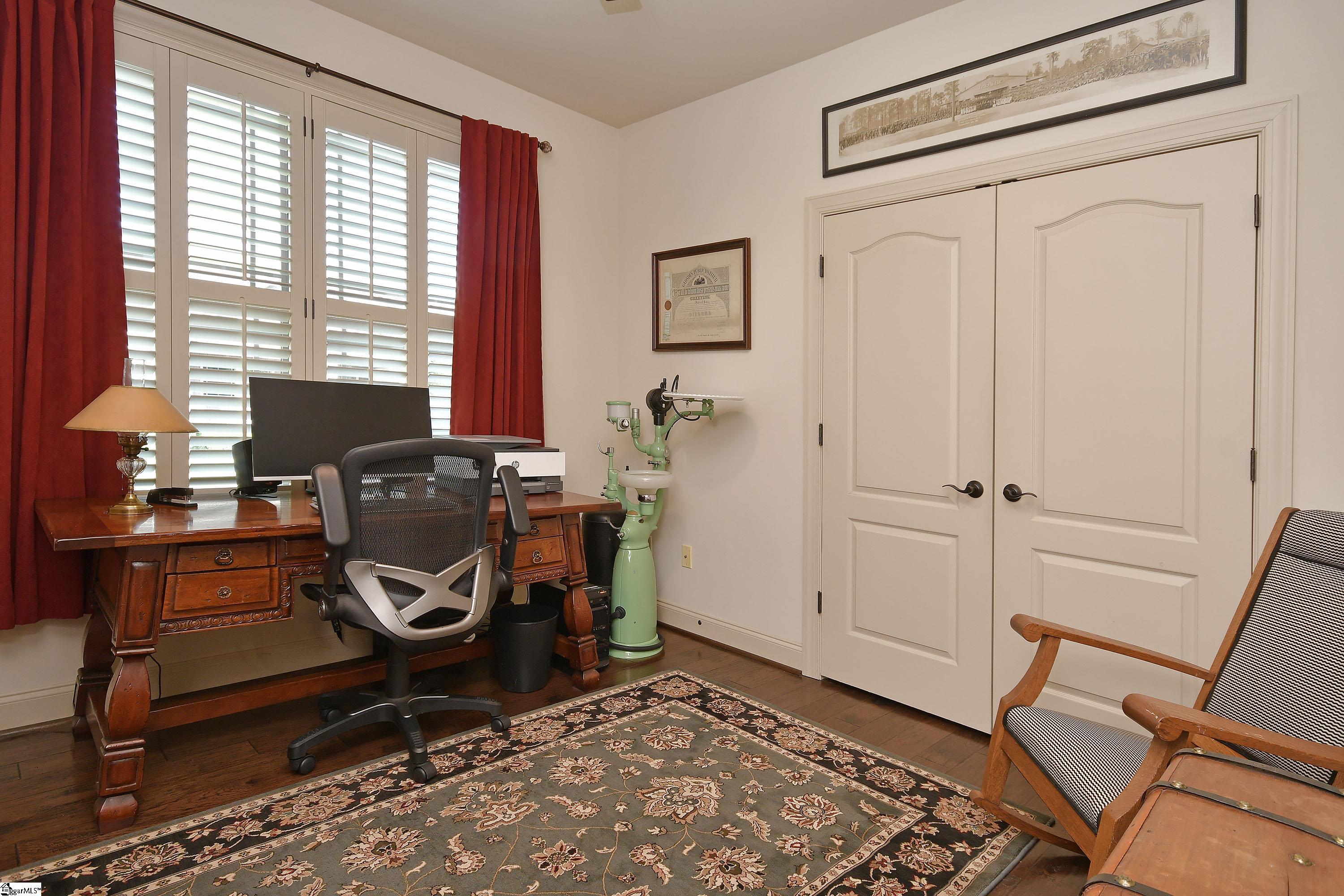 1604834 Property Photo 12