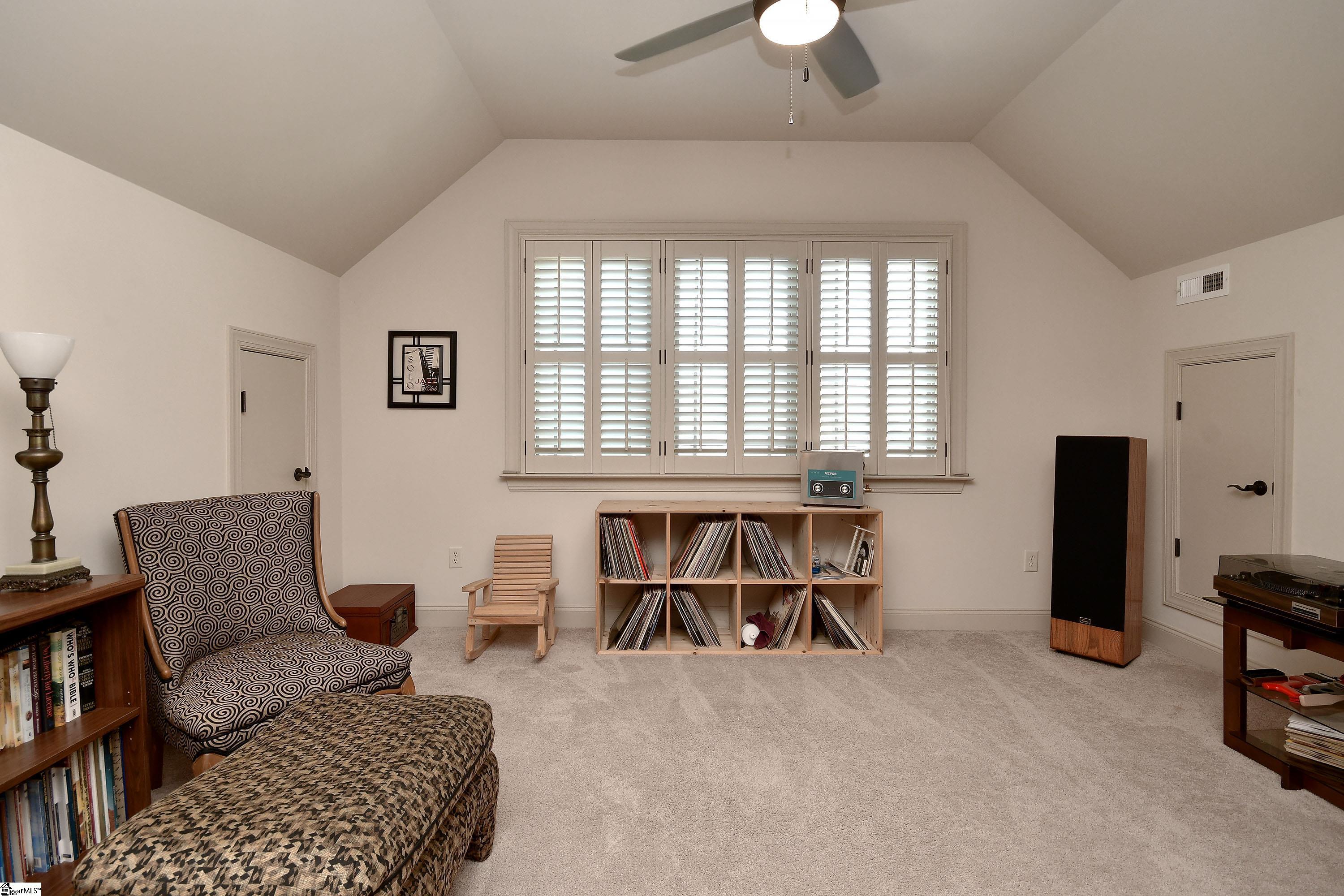 1604834 Property Photo 30