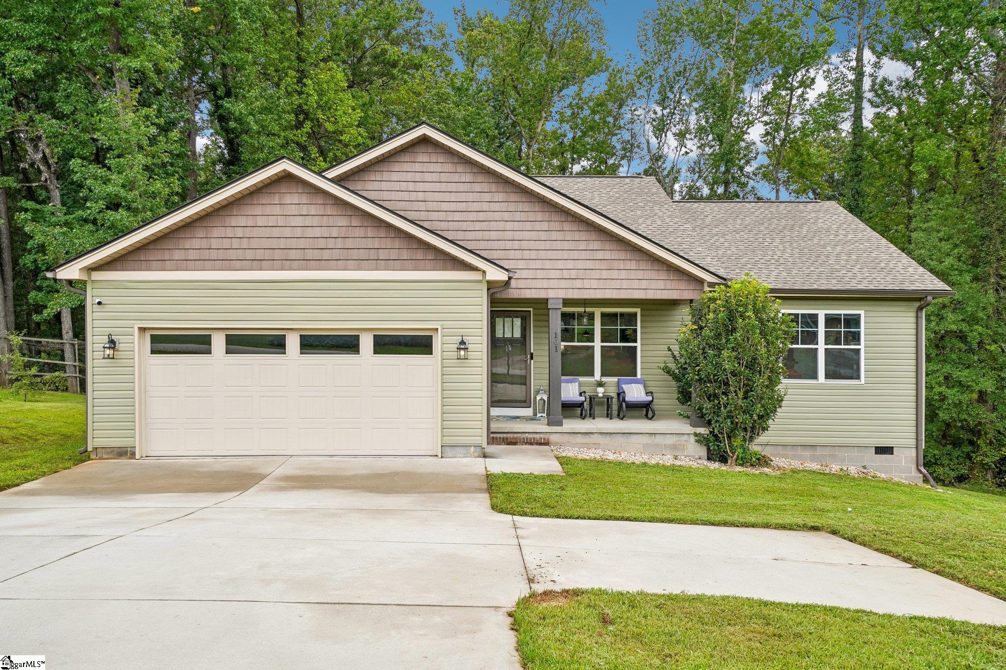 101 Boxwood Lane Property Photo 1