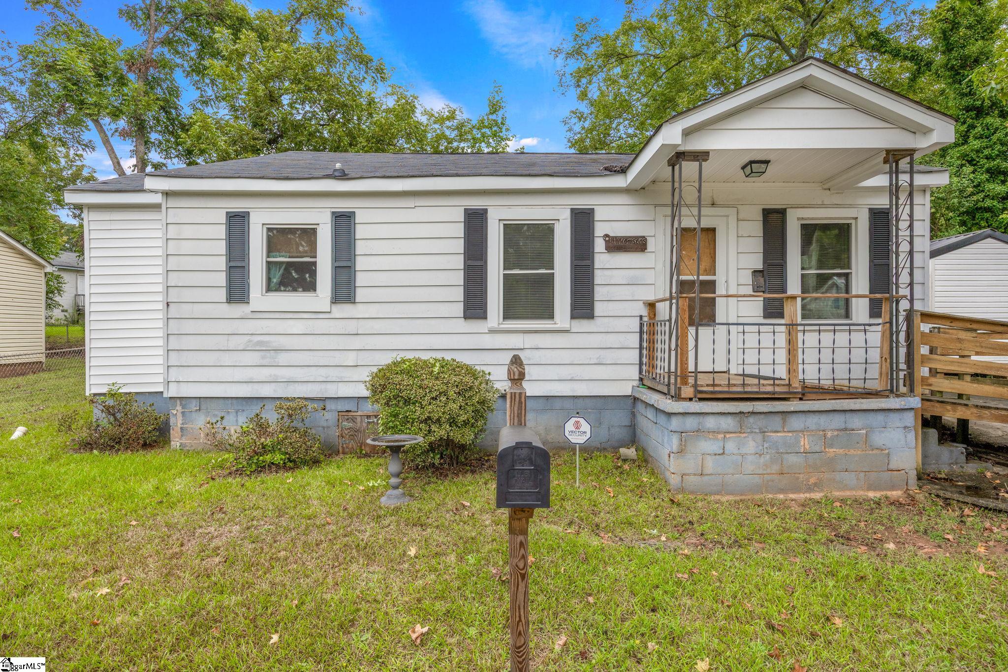 1002 Bowman Avenue Property Photo 3
