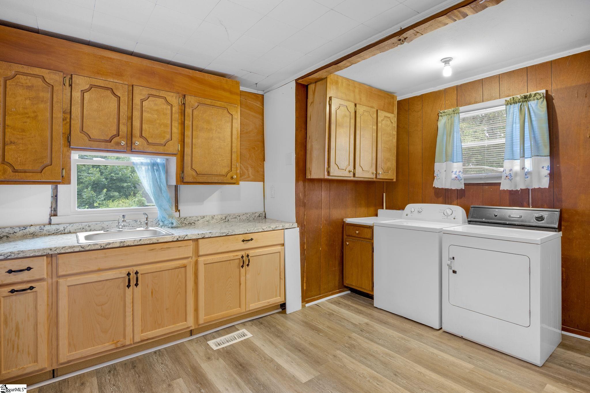 1002 Bowman Avenue Property Photo 9