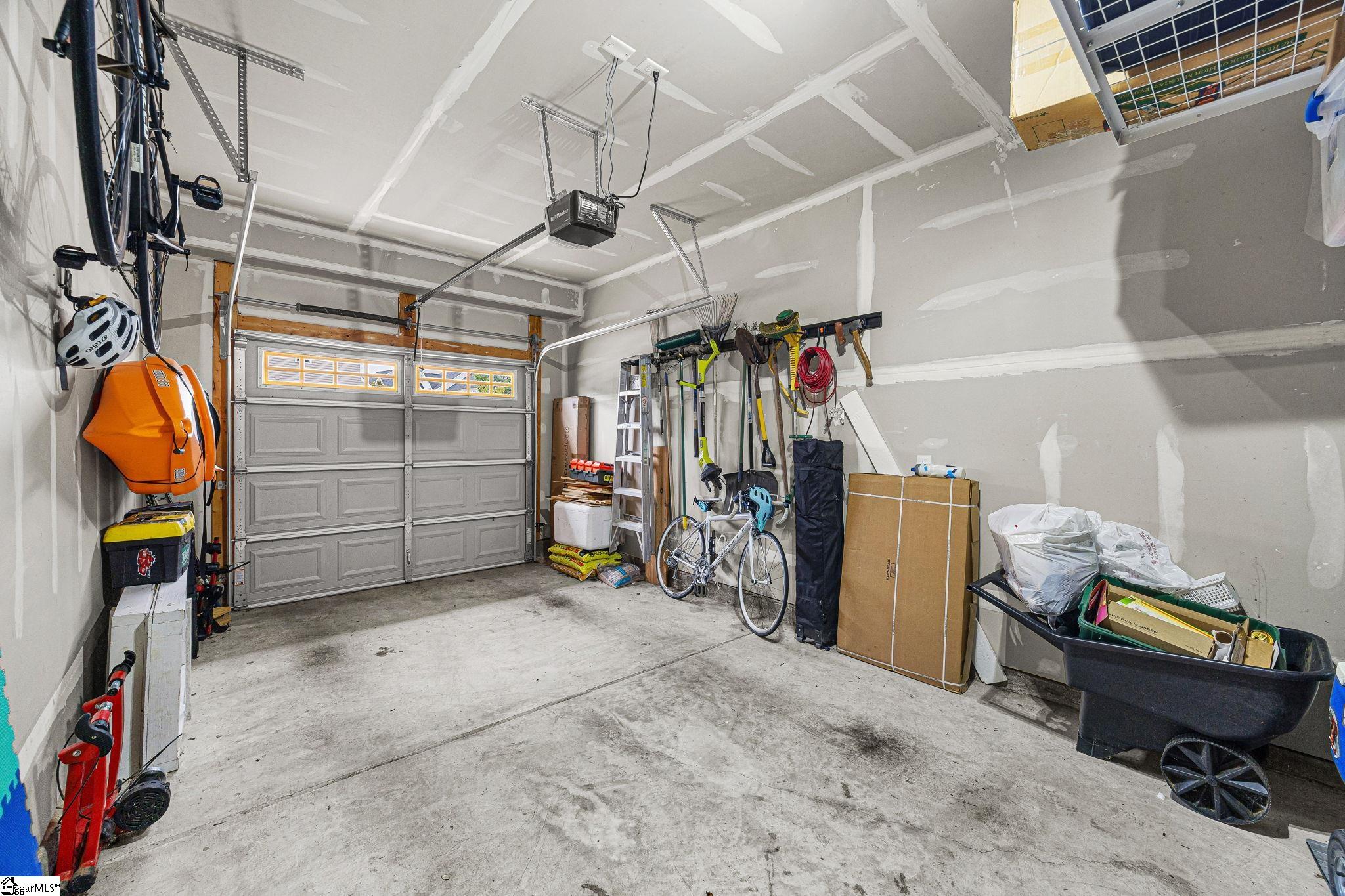 142 Roseridge Drive Property Photo 8