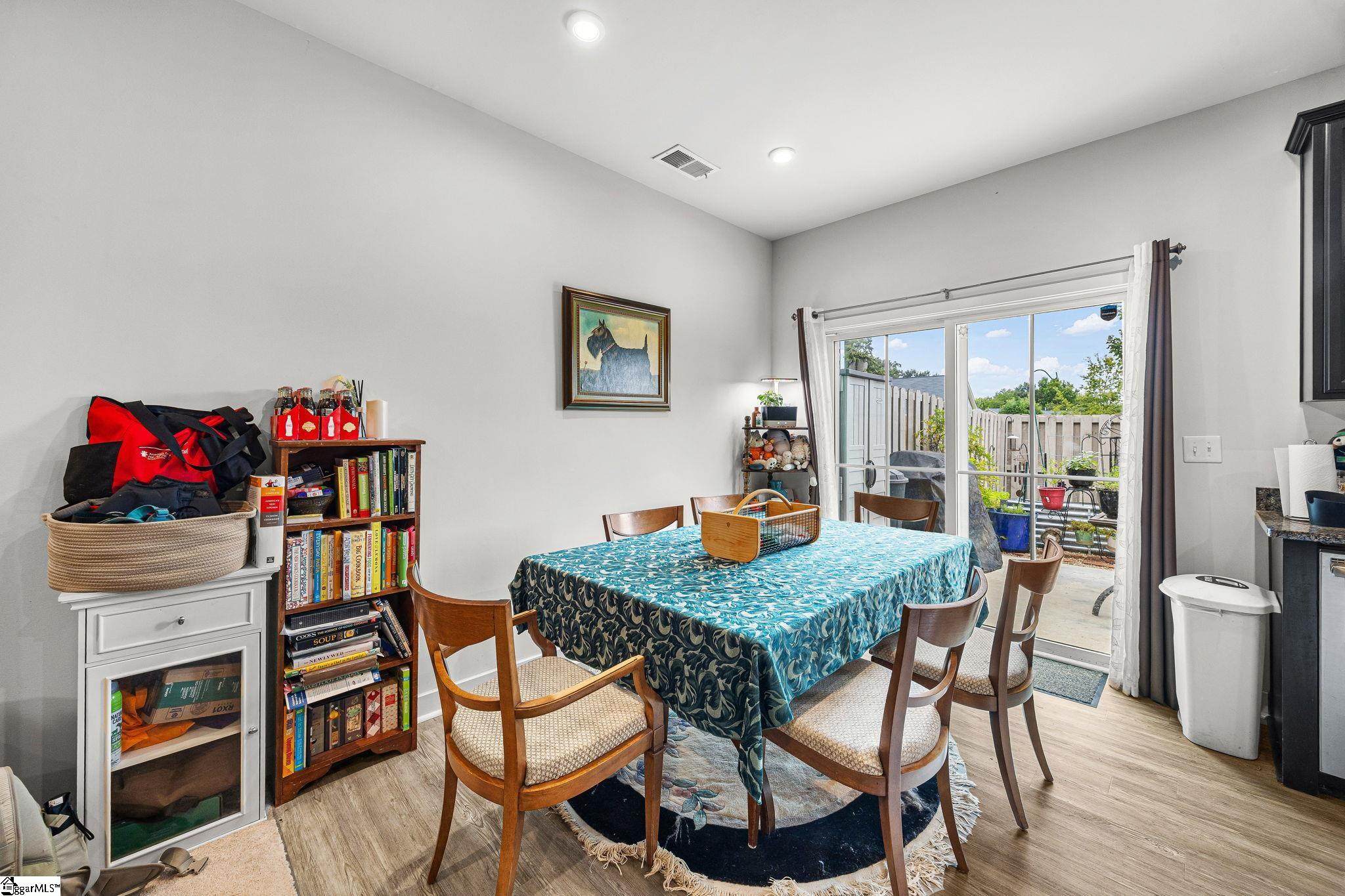 142 Roseridge Drive Property Photo 12