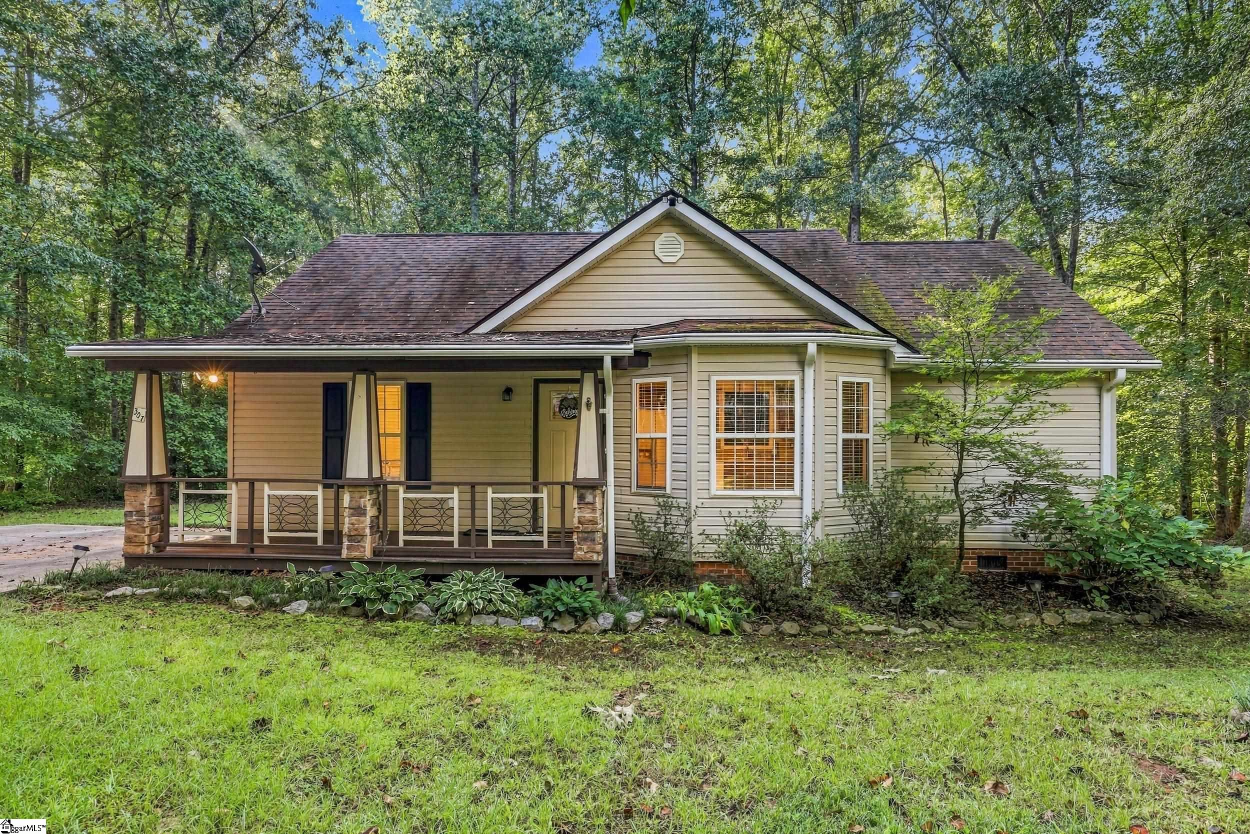 307 Haywood Acres Drive Property Photo 1