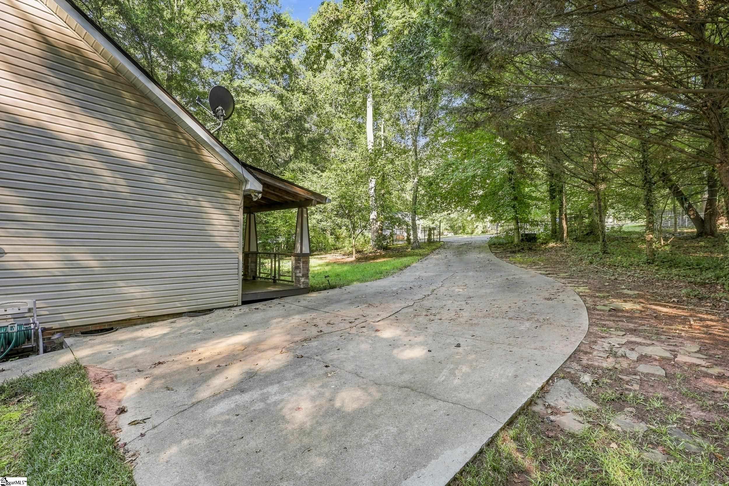 307 Haywood Acres Drive Property Photo 24
