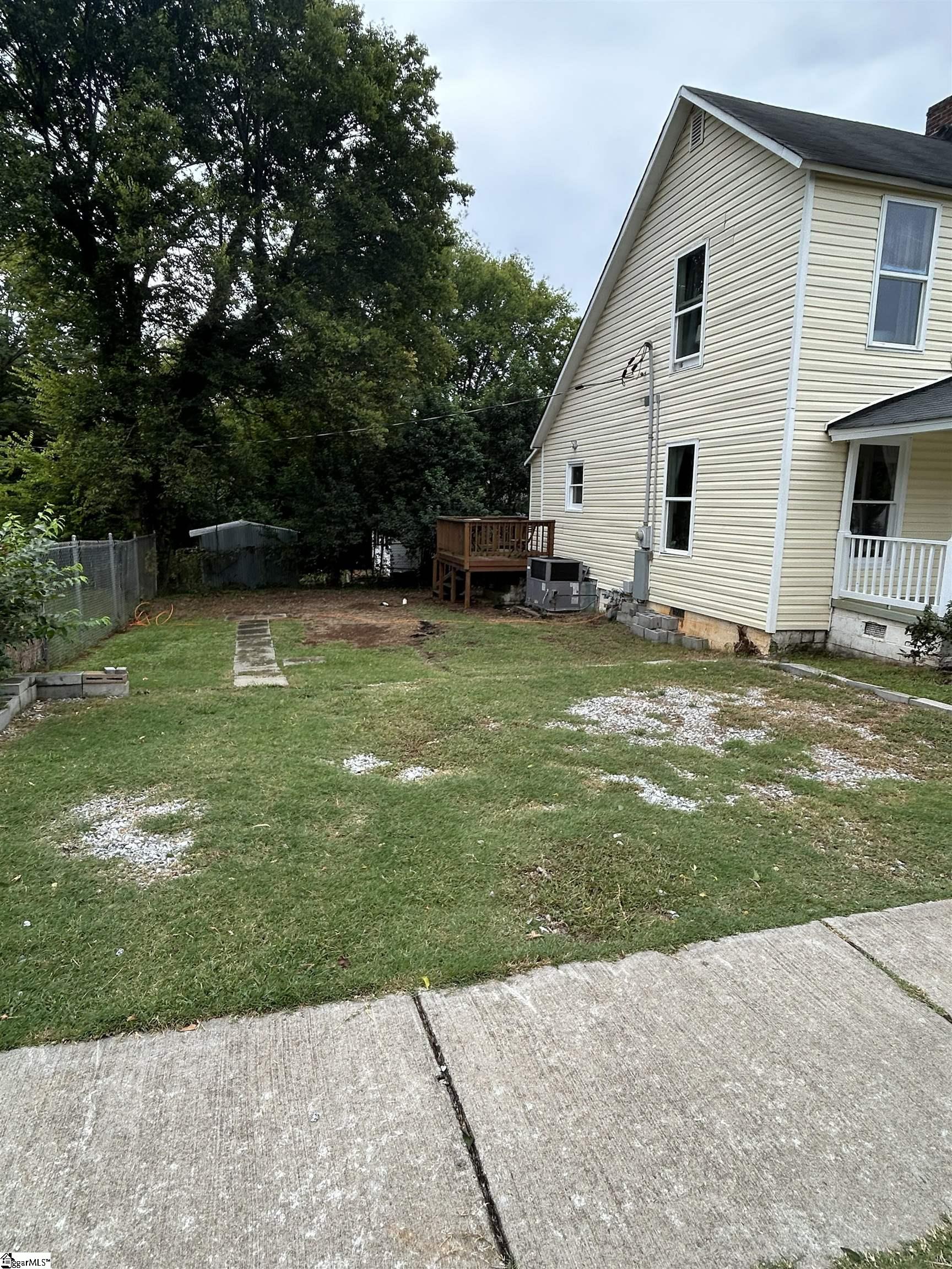 16 2nd Avenue Property Photo 3